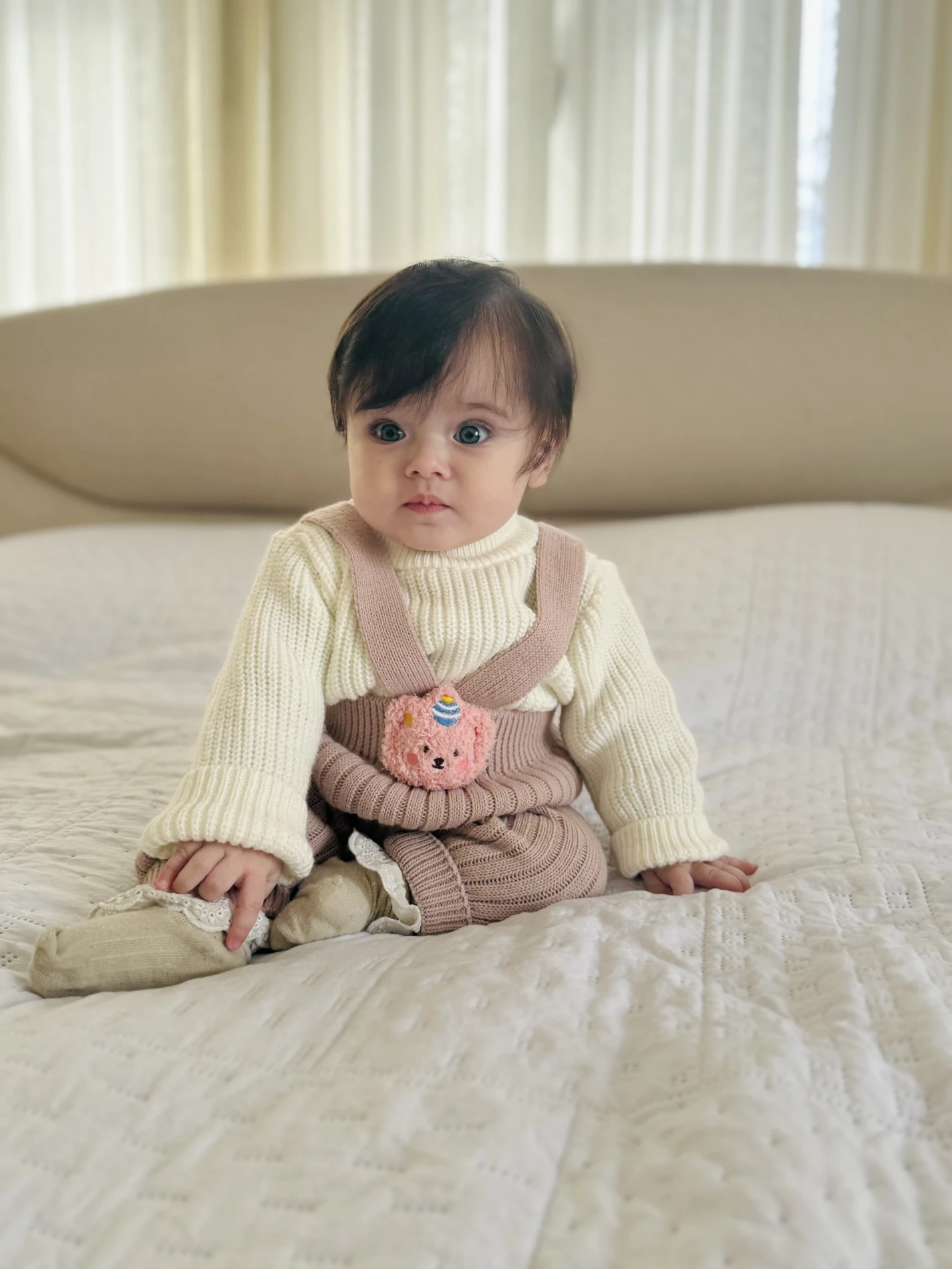 Selanik Örgüsü Triko Kazaklı Oyuncak Detaylı Çarpraz Askılı Salopetli Ponpon Şapkalı 3’lü Takım