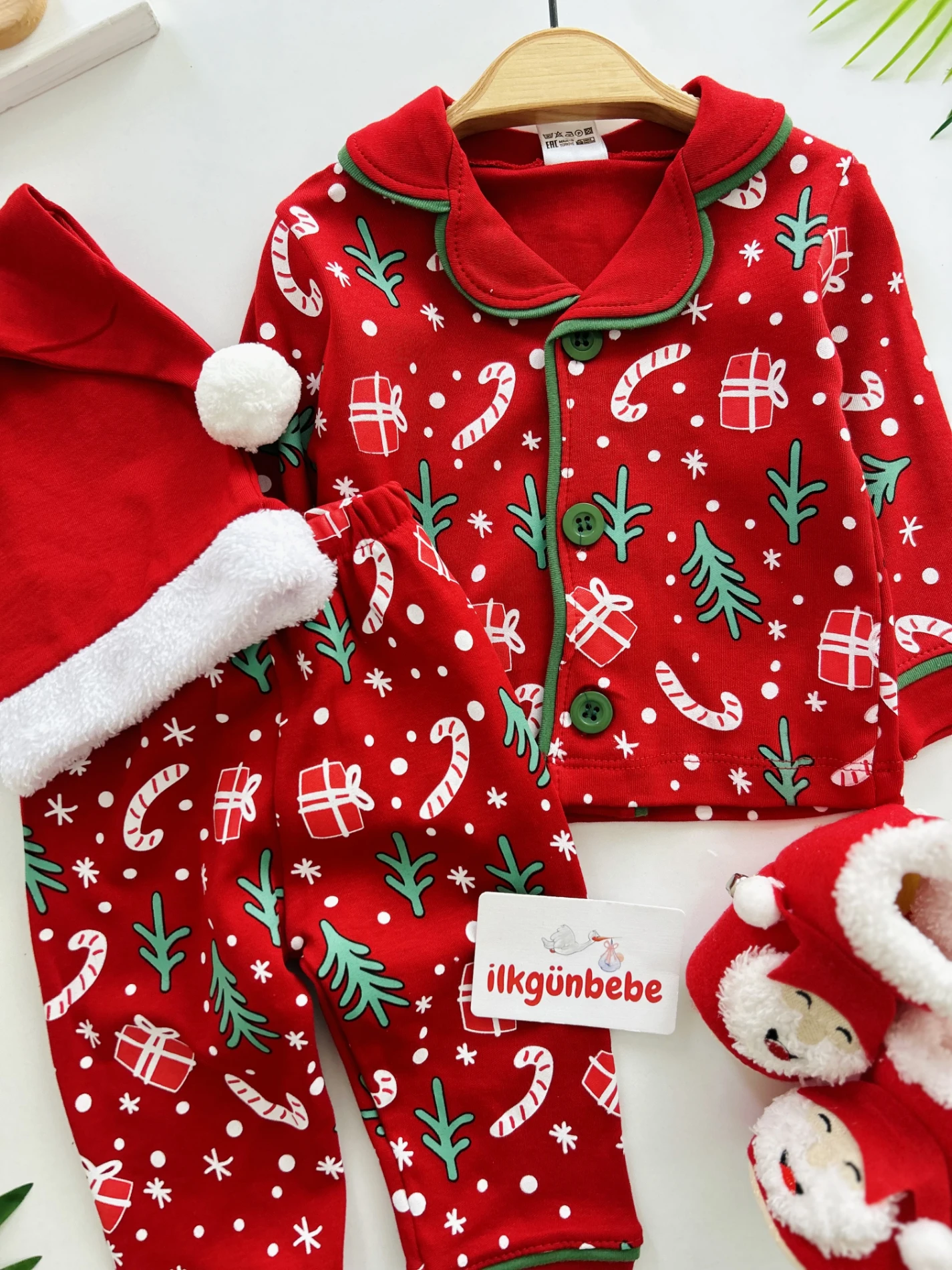 Bebe Yaka Yılbaşı Temalı %100 Pamuk Ponpon Şapkalı 3’lü Takım