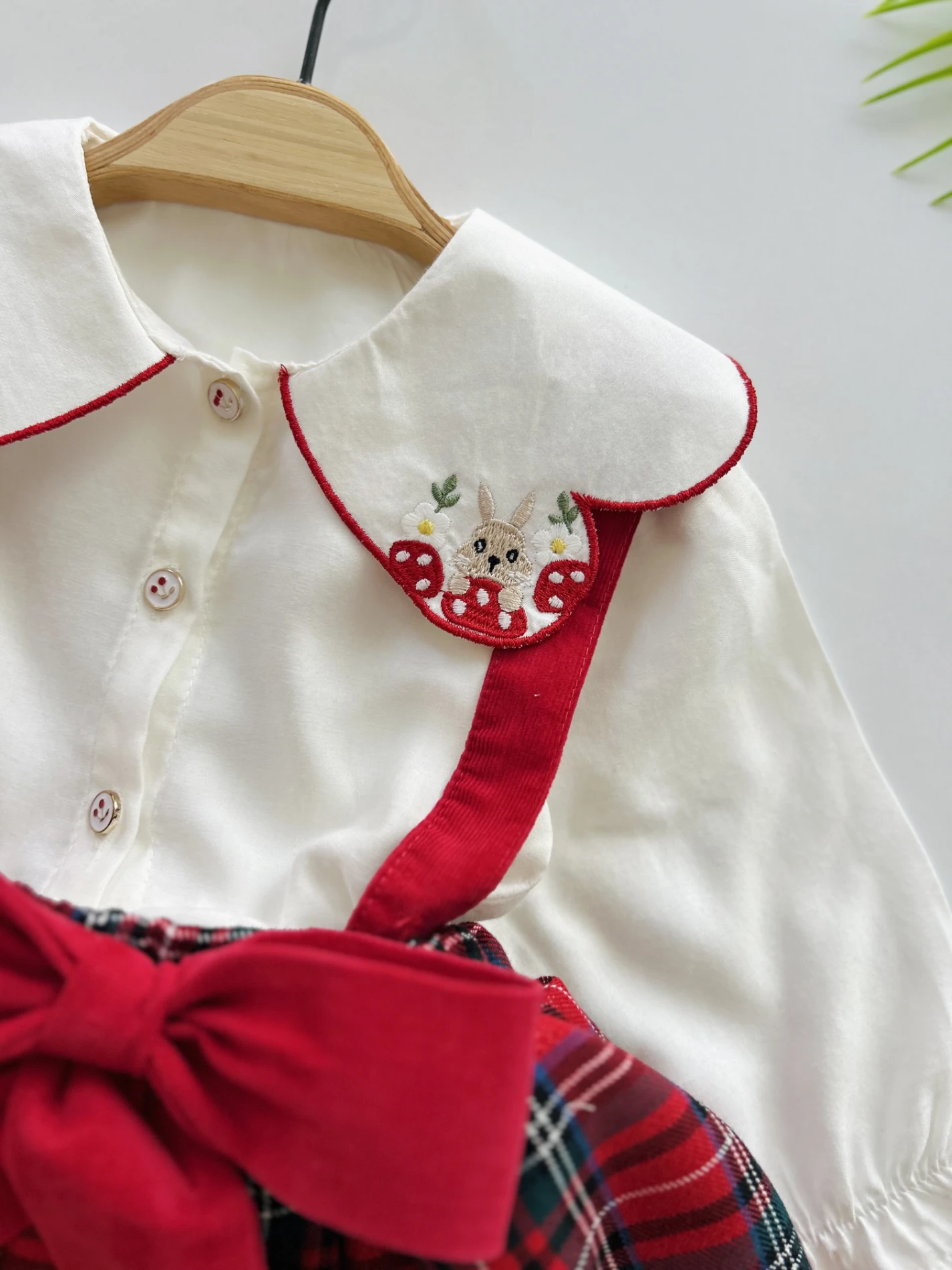 Özel Koleksiyon Bıjou Ekose Desen Tavşan Nakışlı Yaka Gömlekli Romper 