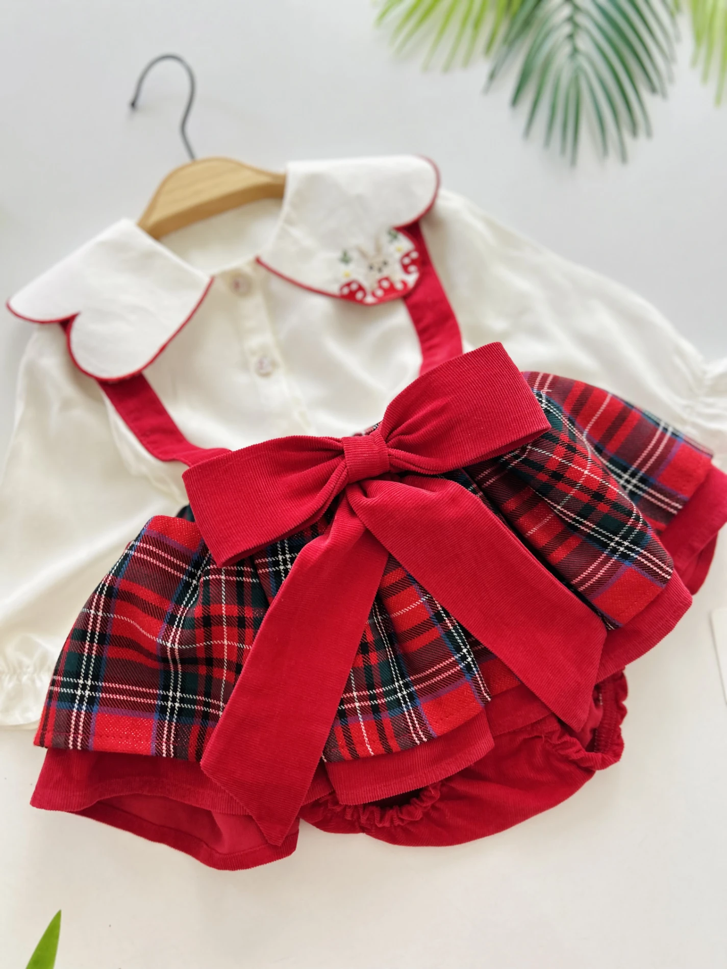 Özel Koleksiyon Bıjou Ekose Desen Tavşan Nakışlı Yaka Gömlekli Romper 