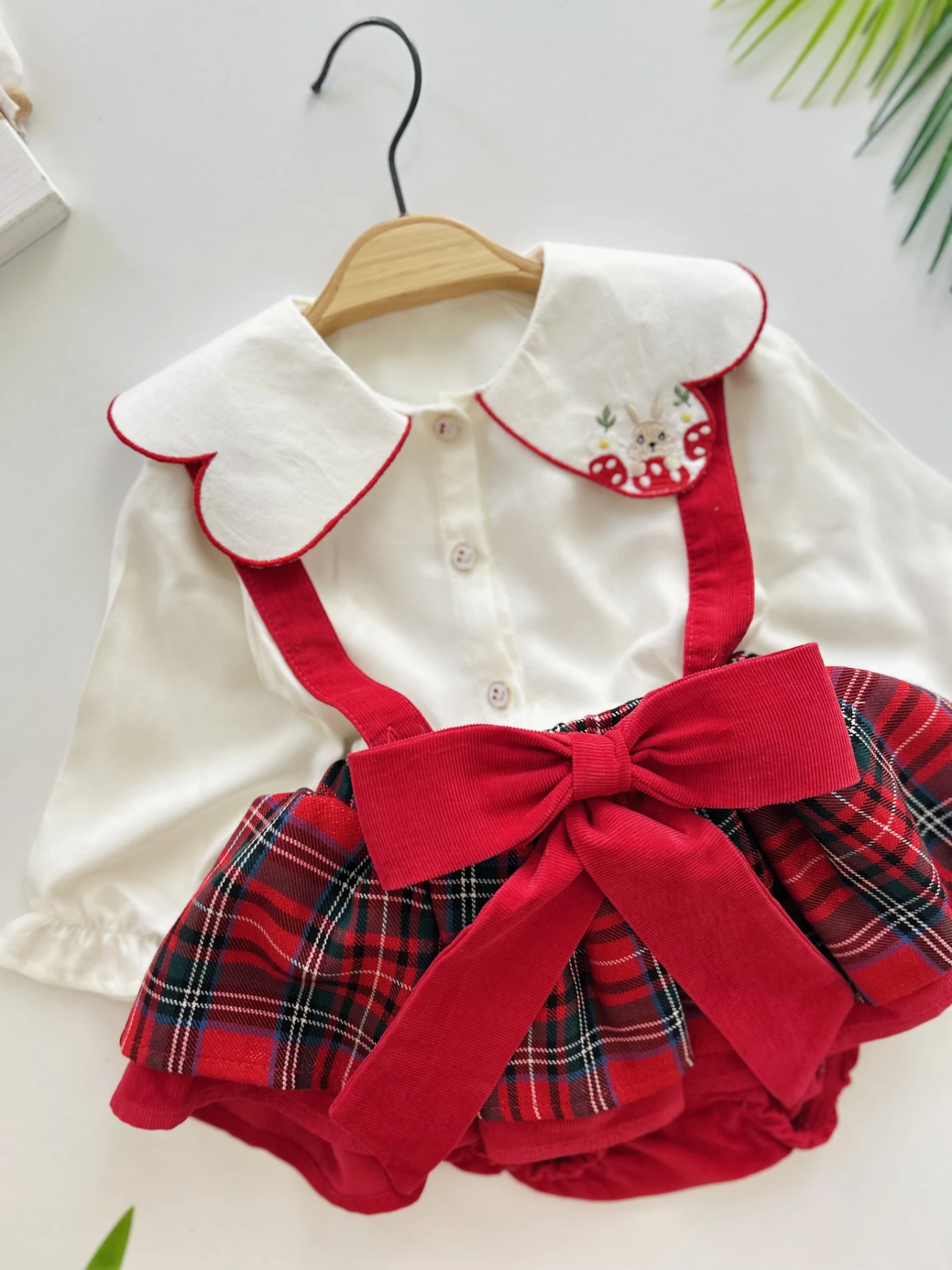 Özel Koleksiyon Bıjou Ekose Desen Tavşan Nakışlı Yaka Gömlekli Romper 