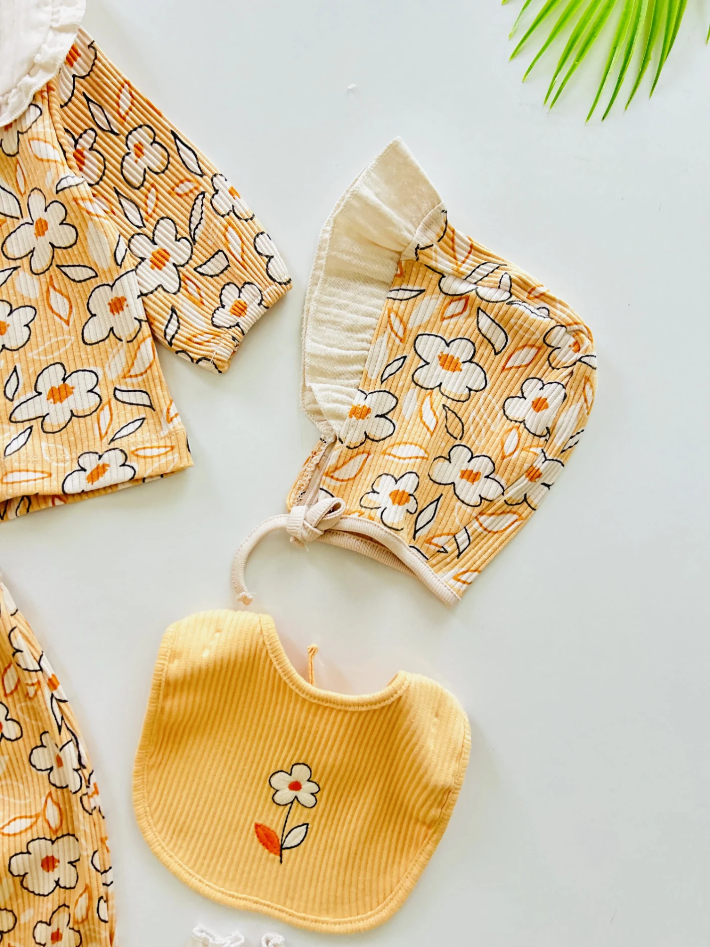 Çiçek Desenli %100 Pamuk Kaşkorse Esnek Kumaş 5 Parça Yenidoğan Set