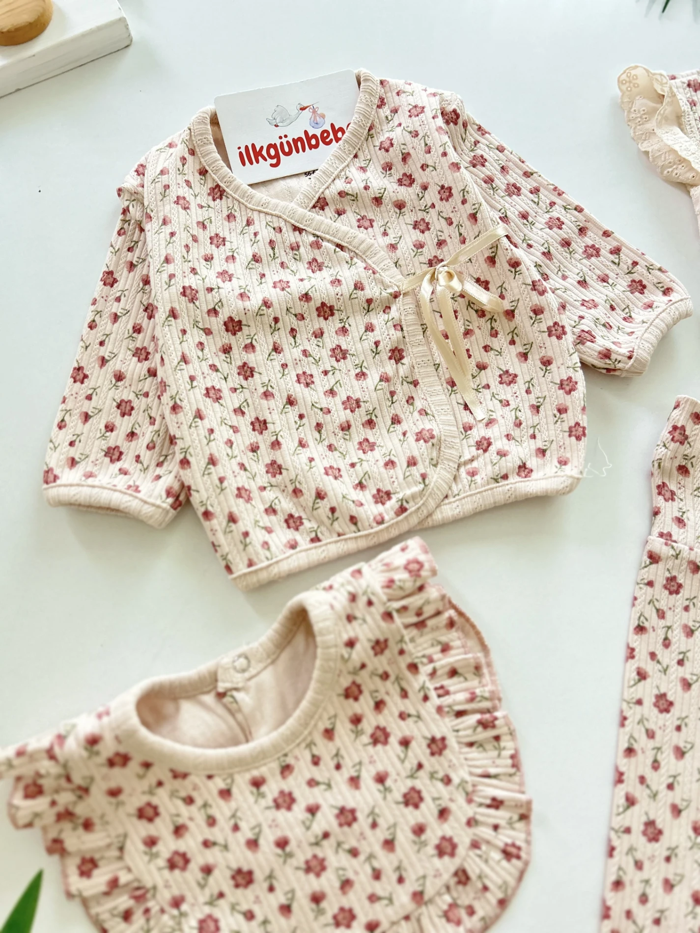 Çıtır Çiçek Desenli %100 Pamuk Kaşkorse Esnek Kumaş 5 Parça Yenidoğan Set