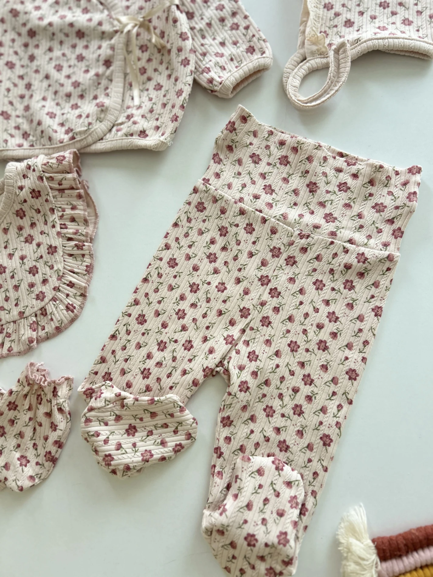 Çıtır Çiçek Desenli %100 Pamuk Kaşkorse Esnek Kumaş 5 Parça Yenidoğan Set