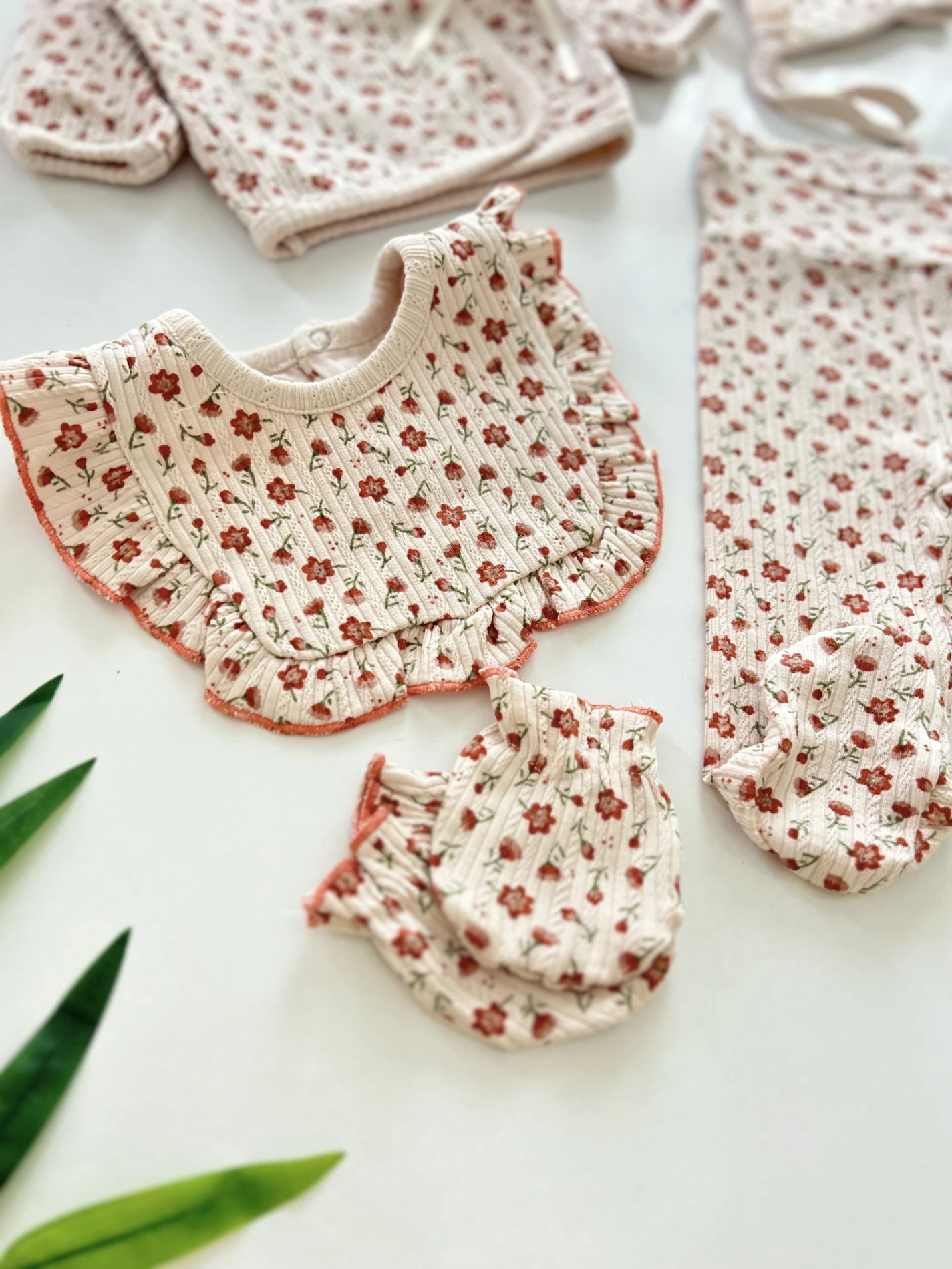 Çıtır Çiçek Desenli %100 Pamuk Kaşkorse Esnek Kumaş 5 Parça Yenidoğan Set