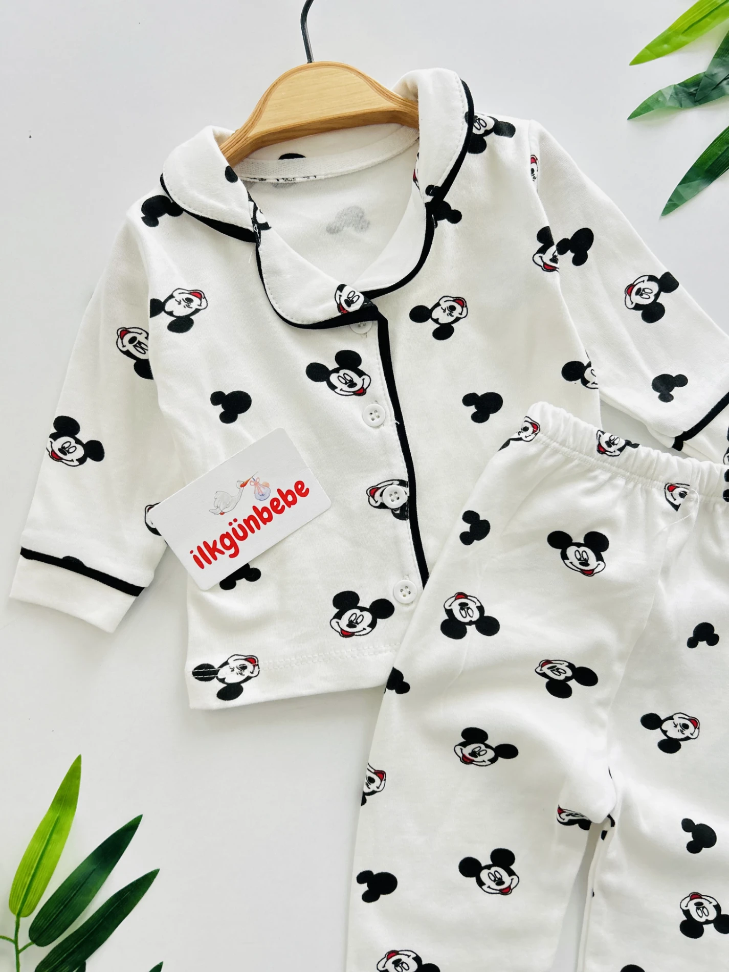 Mickey Mouse Desenli %100 Pamuk Bebe Yaka Pijama Takımı