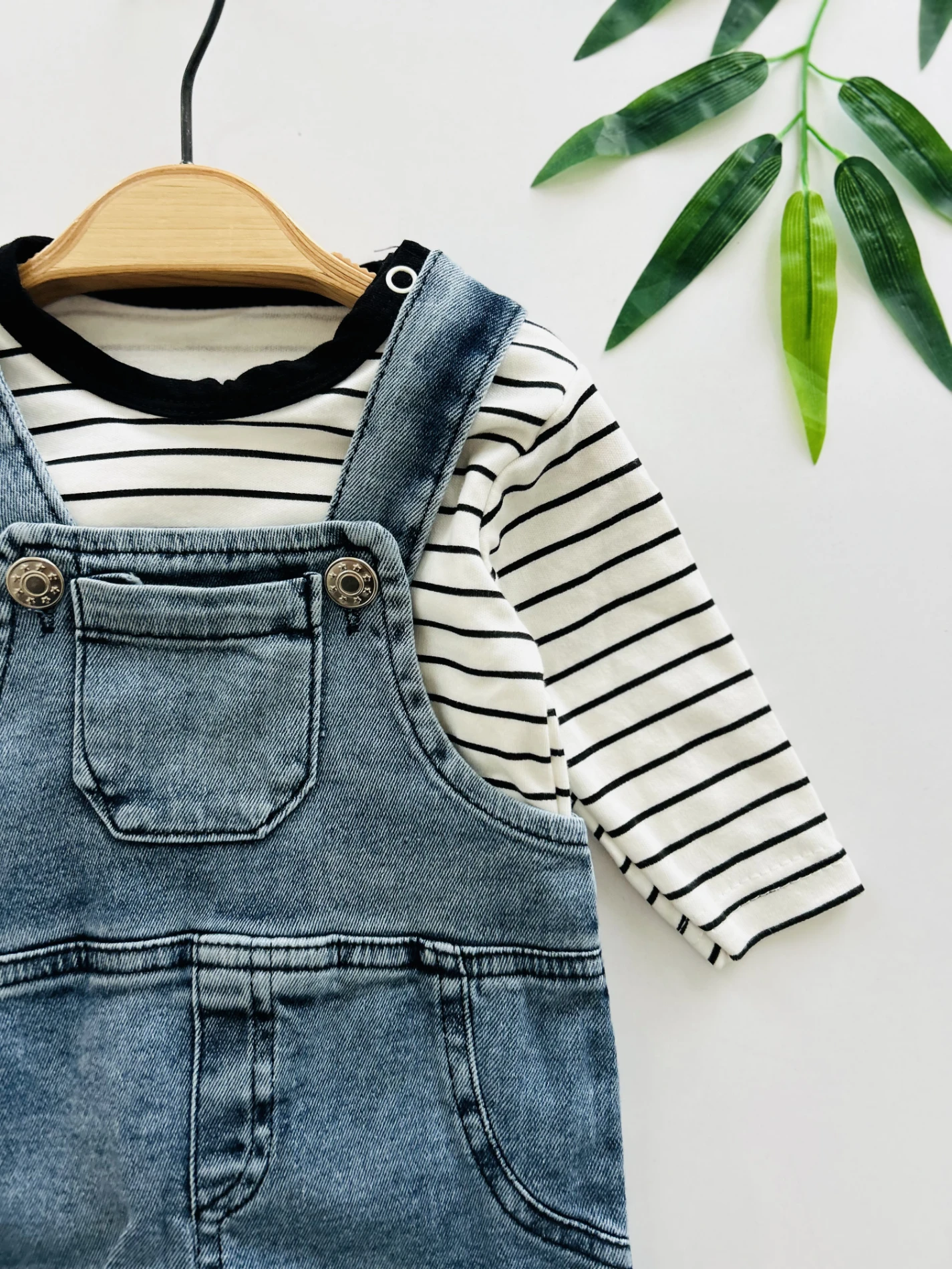 Çizgili Bodyli Kot Salopetli Set