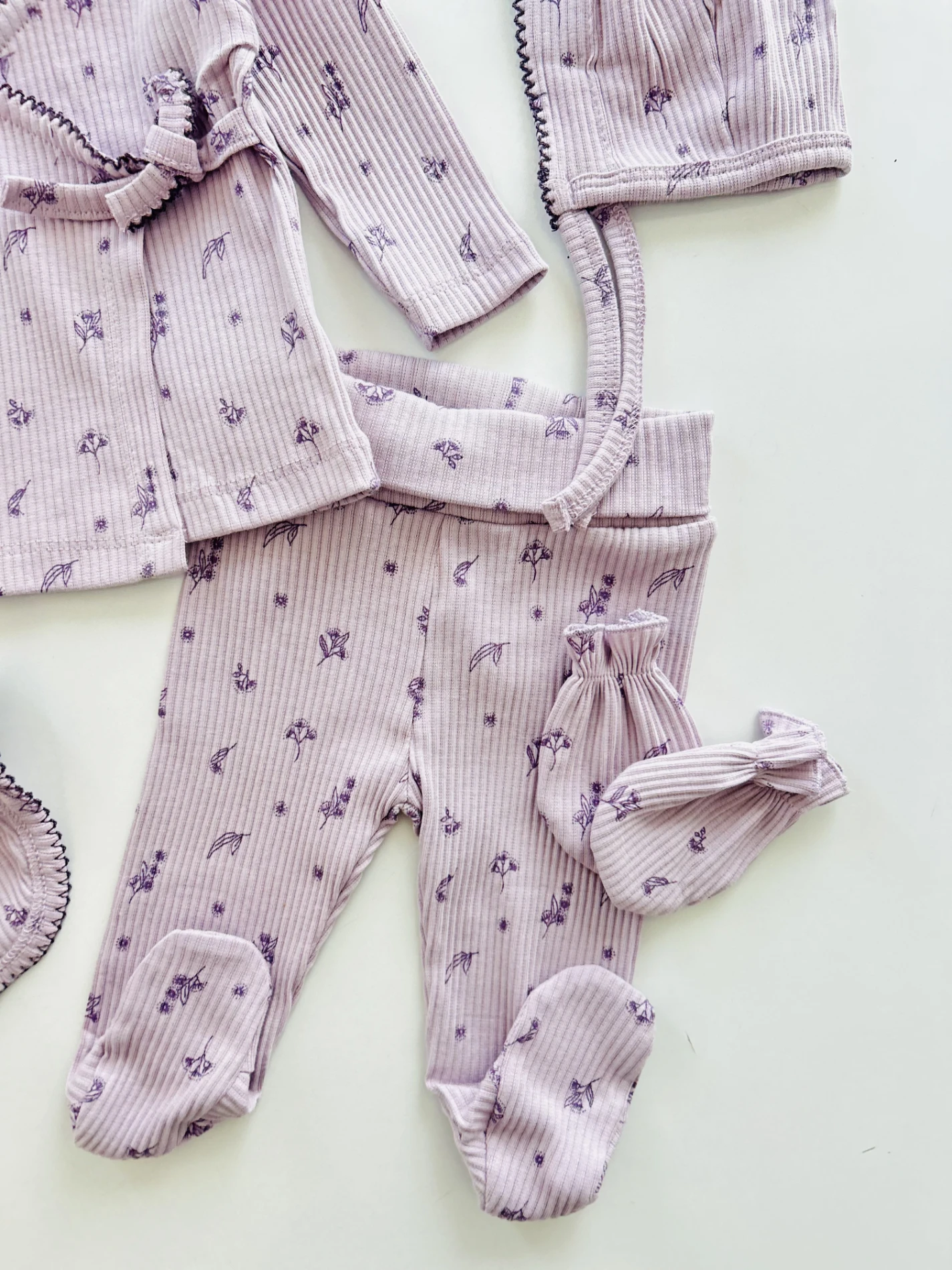 Çiçek Desenli %100 Pamuk 5 Parça Yenidoğan Set