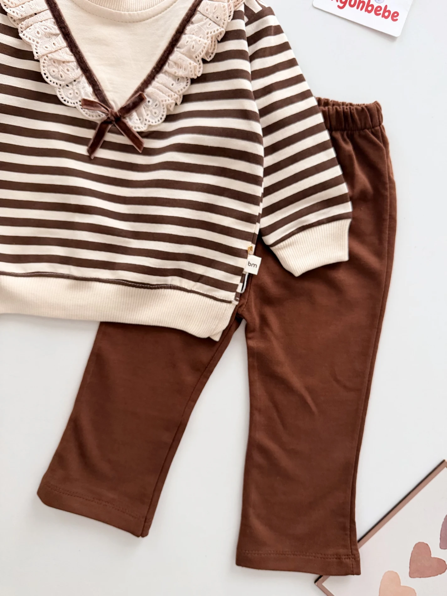 Güpür Yaka Fiyonk Detaylı Mevsimlik Takım