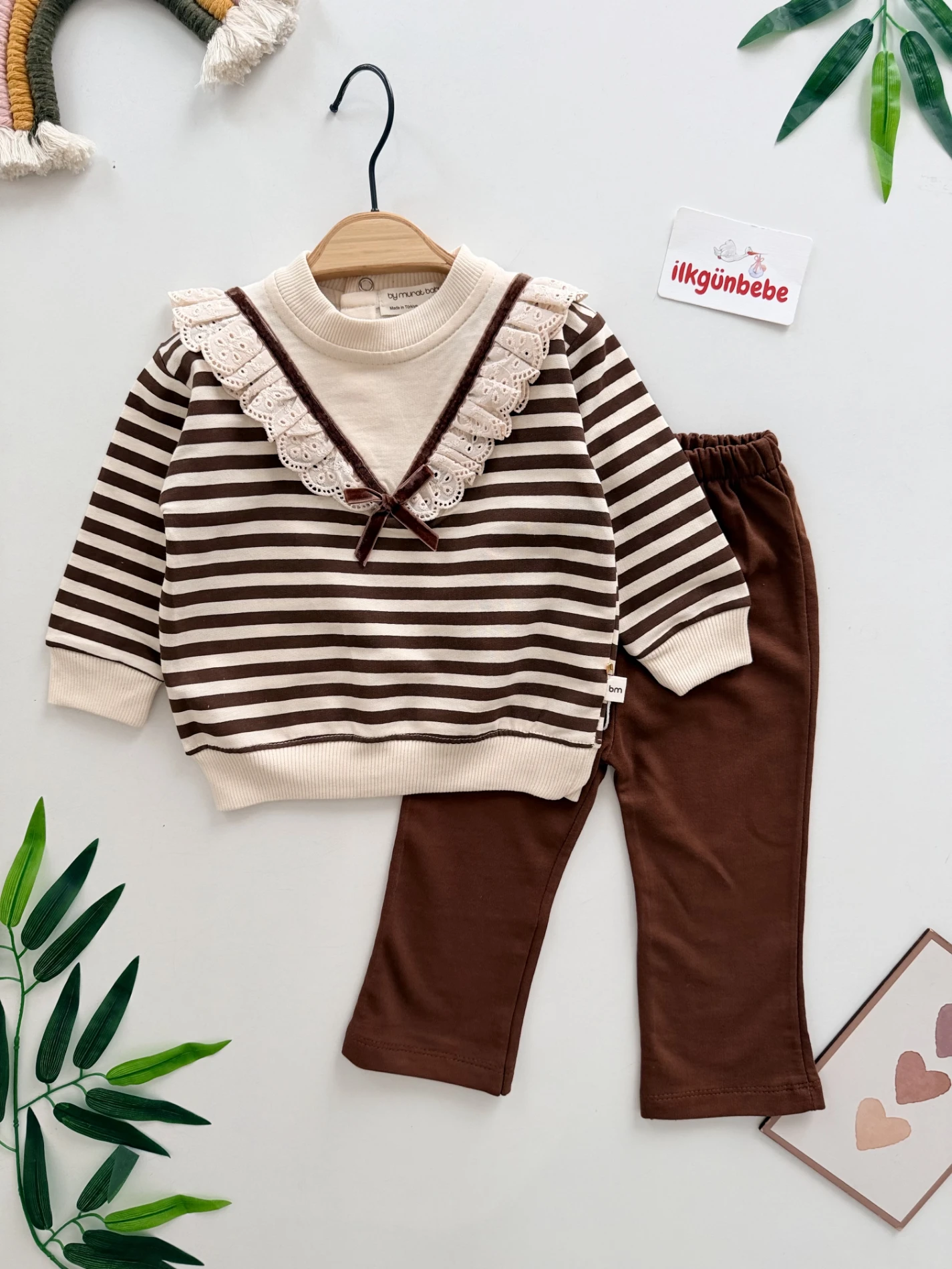 Güpür Yaka Fiyonk Detaylı Mevsimlik Takım