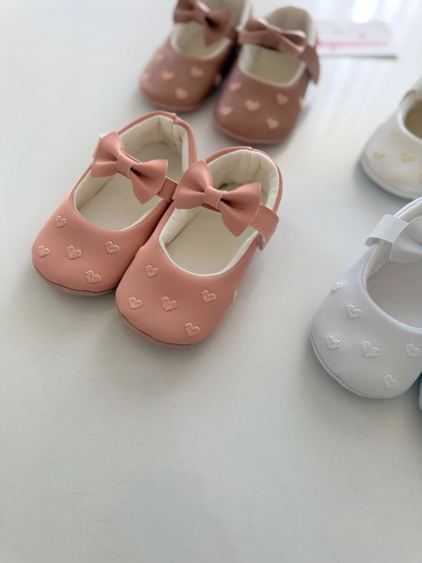 Kalp Desenli Fiyonklu Ayakkabı