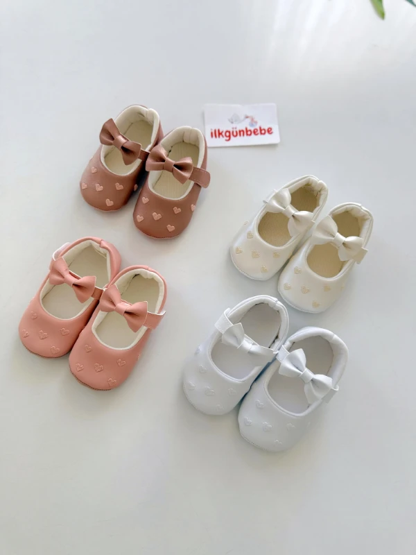 Kalp Desenli Fiyonklu Ayakkabı