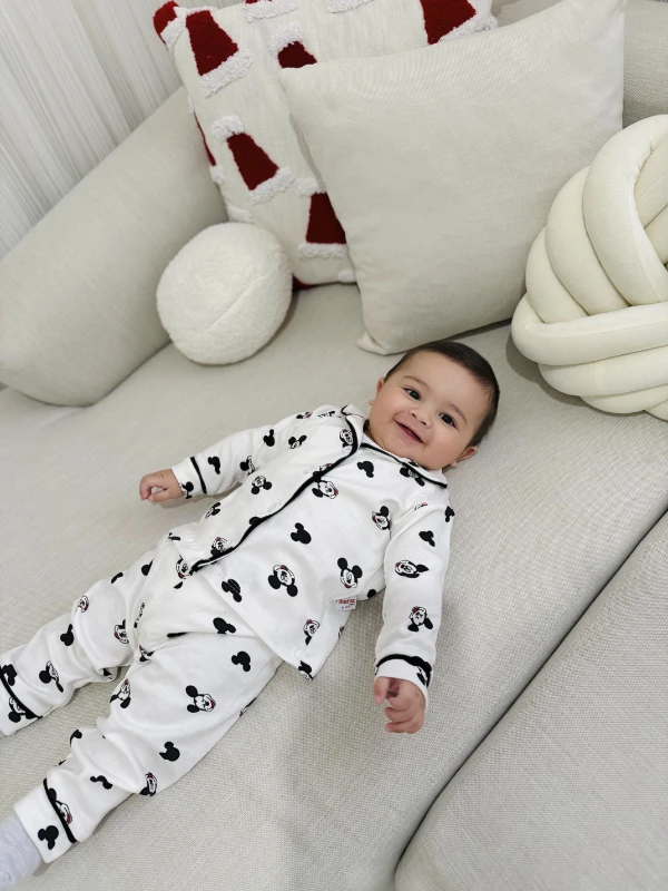 Mickey Mouse Desenli %100 Pamuk Bebe Yaka Pijama Takımı
