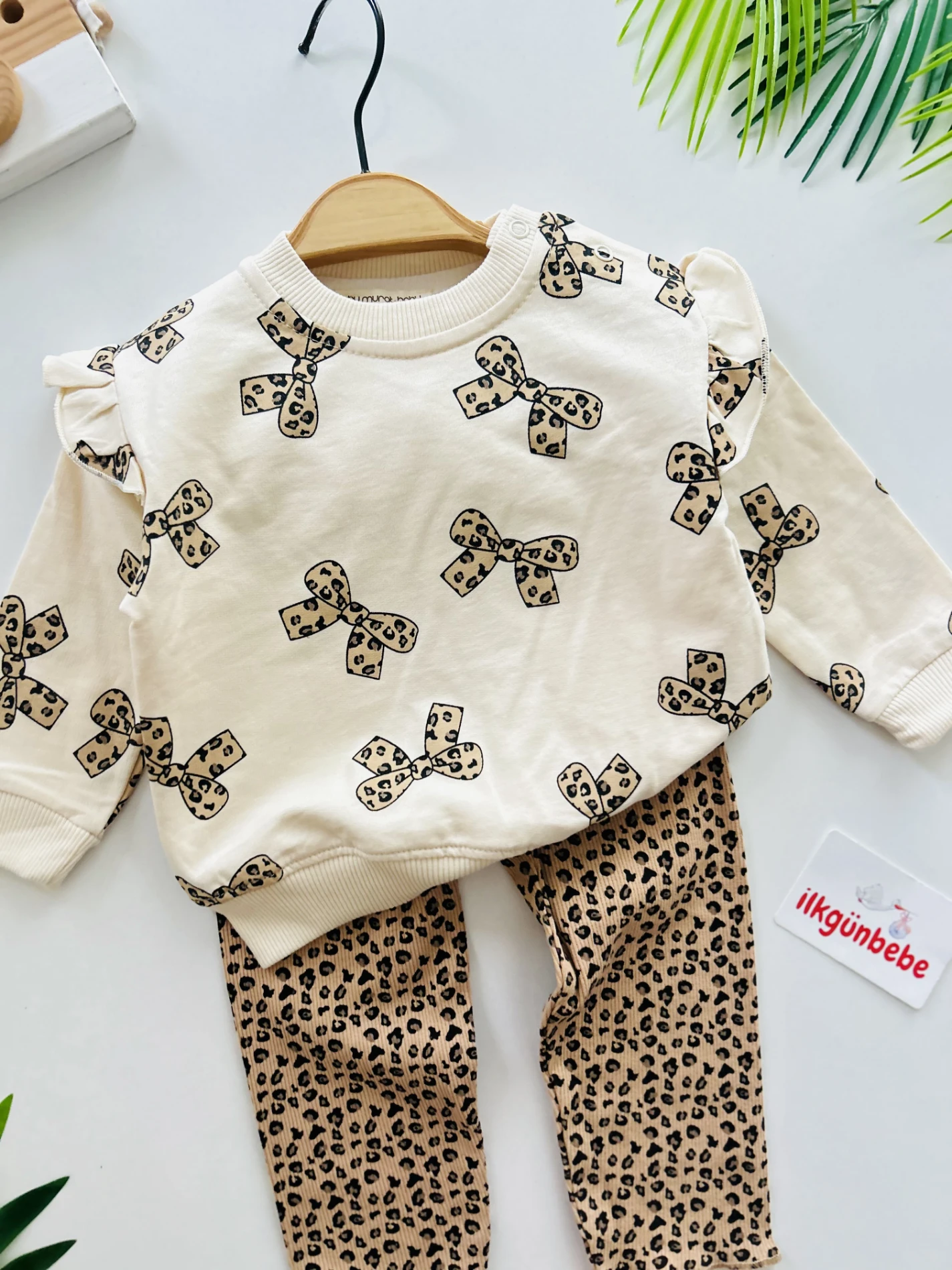 Leopar Fiyonk Desenli Esnek Pantalonlu 2’li Takım