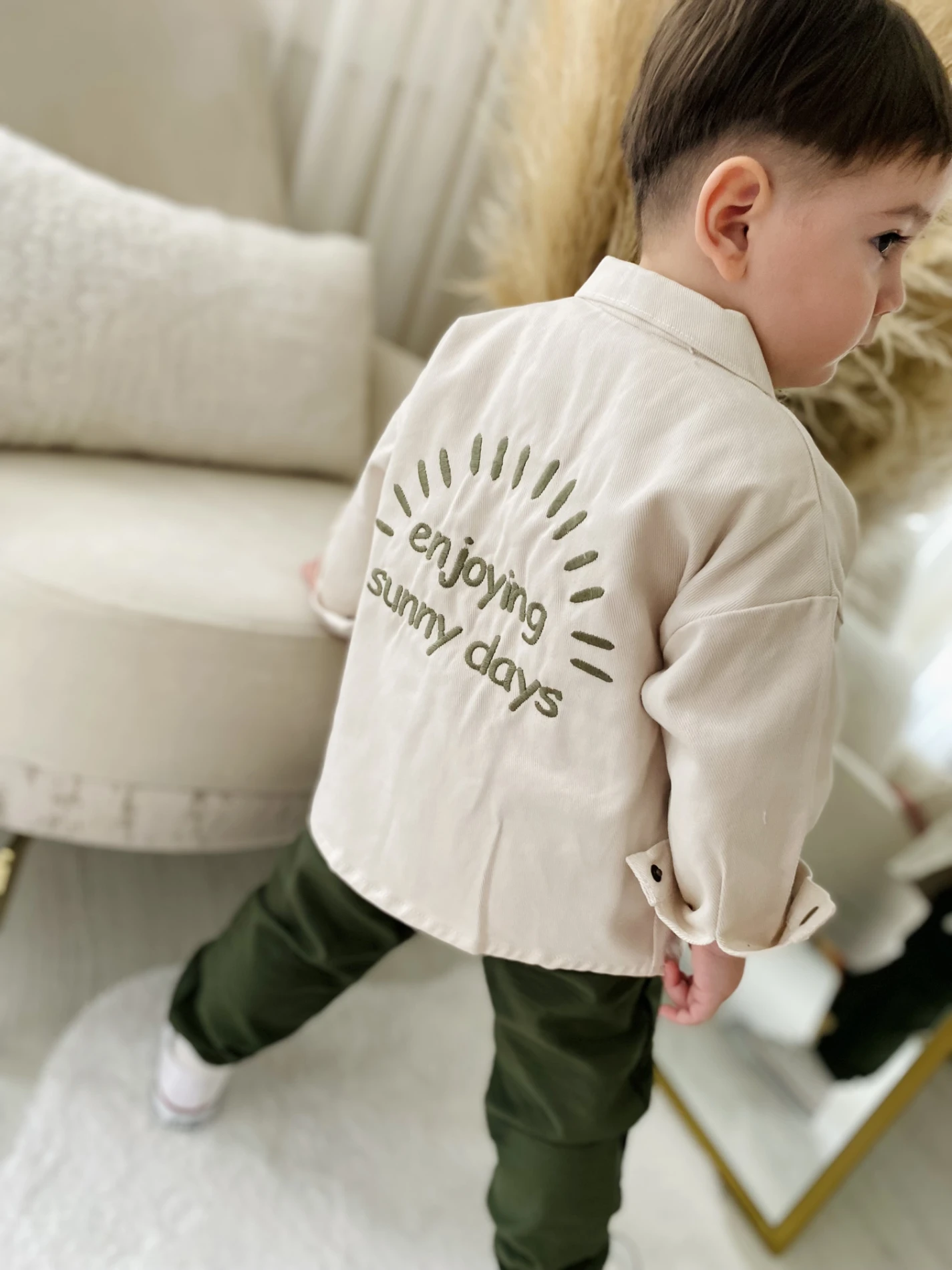 Enjoying  Sunny Days Arkası Baskılı Premium Kalite Ceket Cep Detaylı Pantalonlu Kısa  Kollu Badili 3’lü Tarz Takım ) ÜRÜNÜN PANTALONU KAHVERENGİDİR ) 