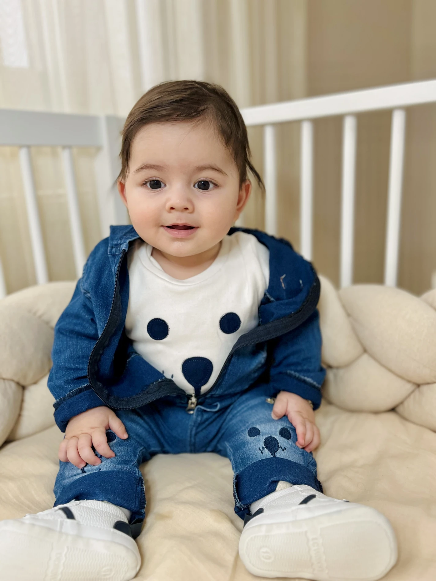Kapşonlu Kot Ceketli Kot Pantalonlu Basılı 3'Lü Tarz Takım 