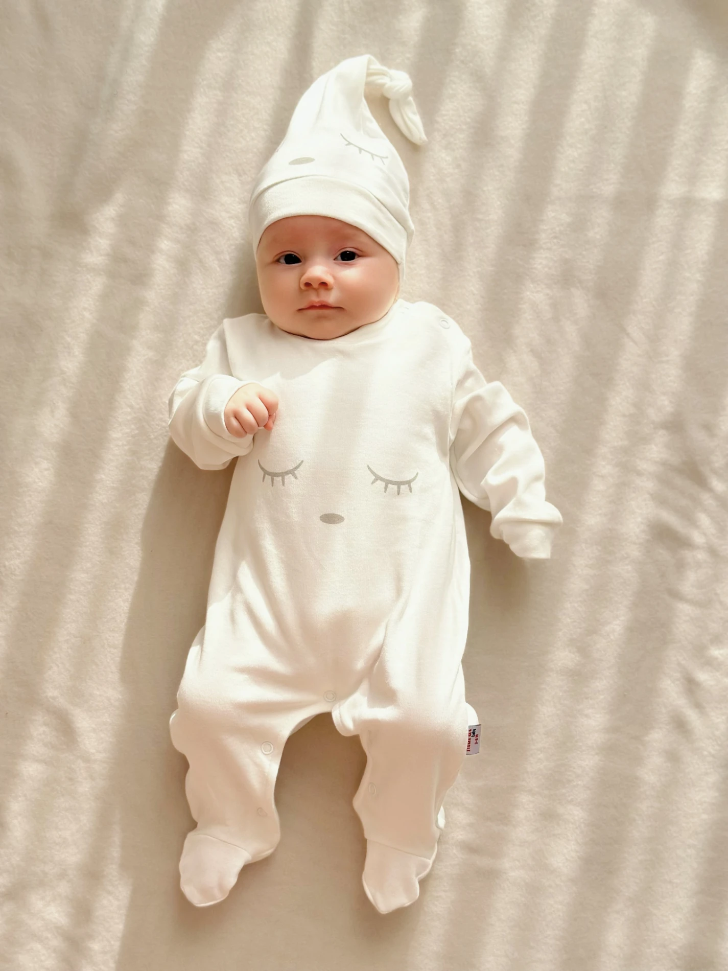 Uyuyan Sevimli Tavşan Nakışlı Ayaklı Şapkalı Unisex Tulum