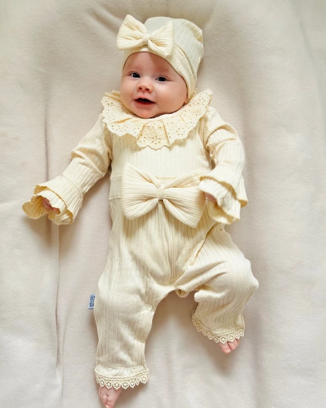 Fiyonklu Dantel Yaka  Detaylı %100 Pamuk Ribanalı Kumaş Tulum Şapka Set