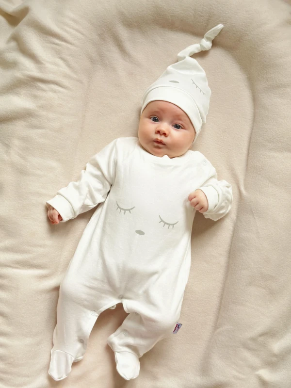 Uyuyan Sevimli Tavşan Nakışlı Ayaklı Şapkalı Unisex Tulum