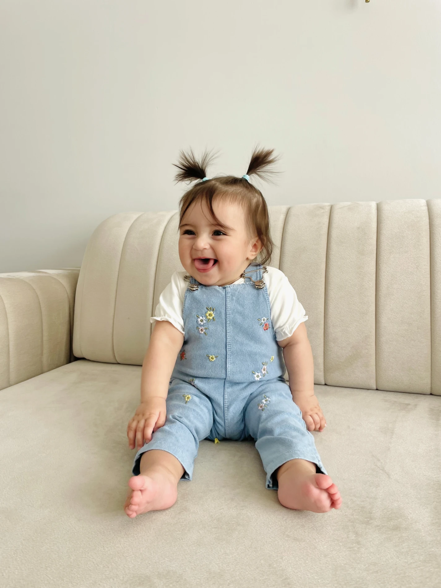 Minik Çiçek  Nakışlı Örme Yumuşacık Likralı Esnek Kumaşlı Salopetli 2’li Premium Kalite Set