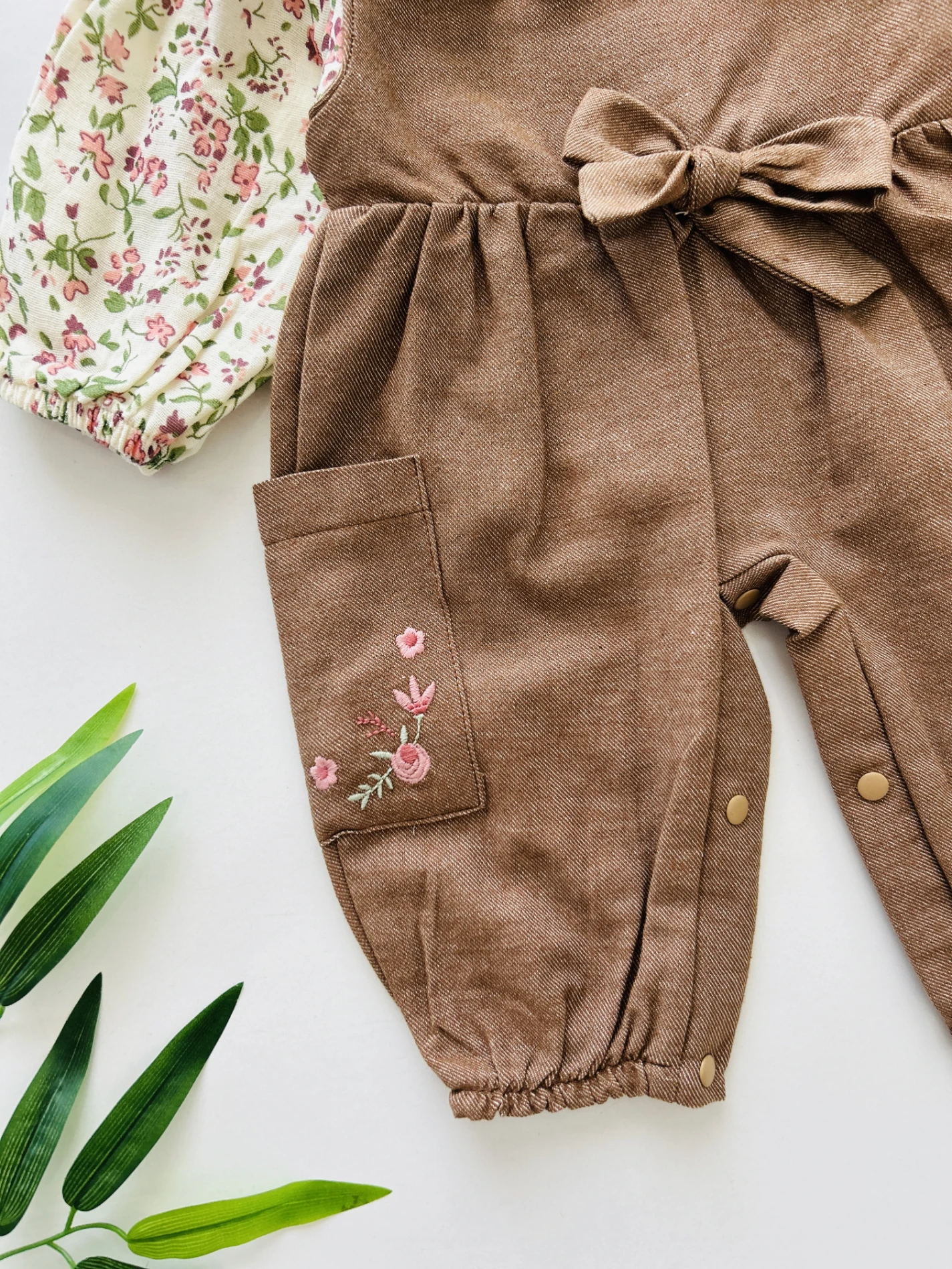 Fairy Müslin Kumaş Gömlekli Bahar Çiçek Temalı Fiyonklu Salopetli Premium Kalite Tulum 2’li Set