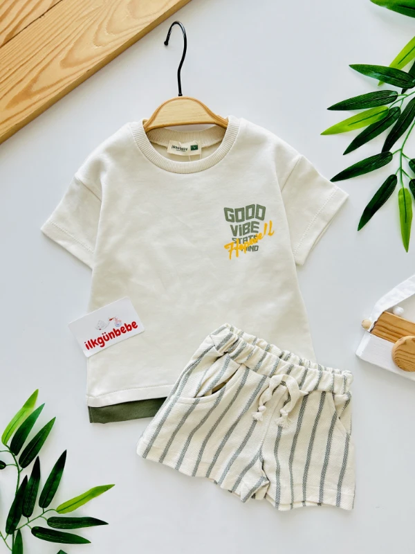 Good Vibes Arkası Baskılı Premium Kalite %100 Pamuk Oversize Cool Görünümlü Keten Kumaş Çizgili Şortlu 2’li Takım