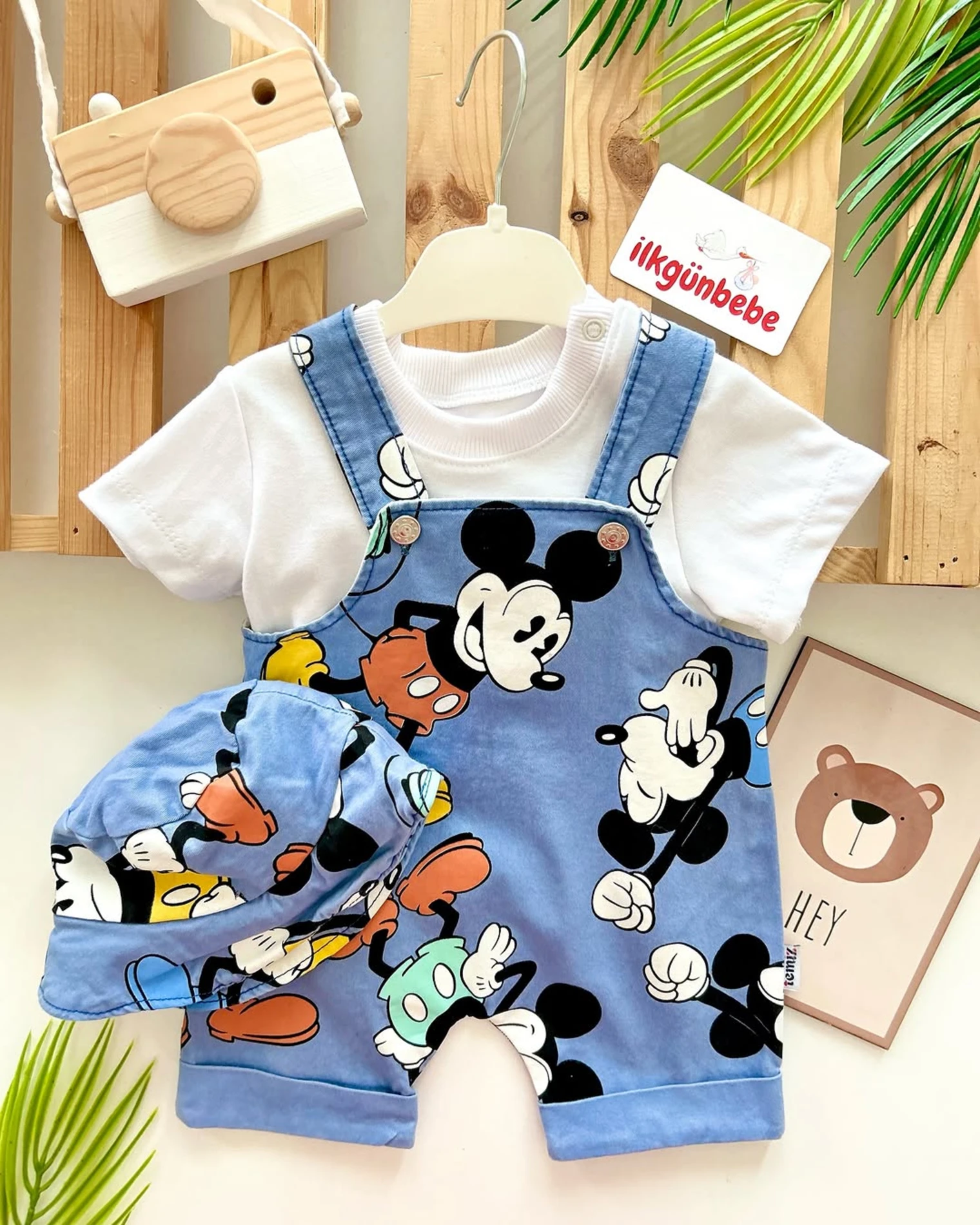 Mickey Mouse Baskılı Bucket Kasket Şapkalı Tişörtlü 3’lü Set