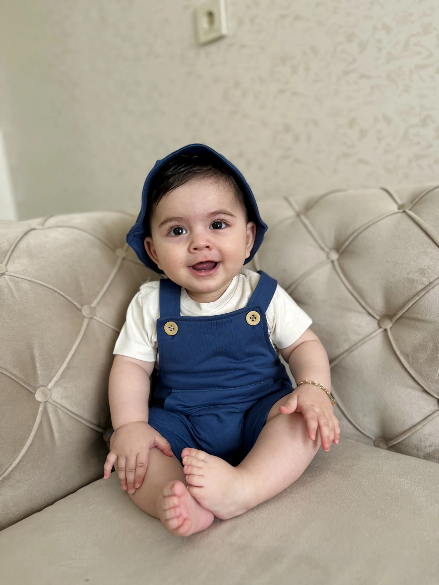 Bucket Şapkalı %100 Pamuk  Kumaşlı Tişörtlü Salopetli 3’lü Takım