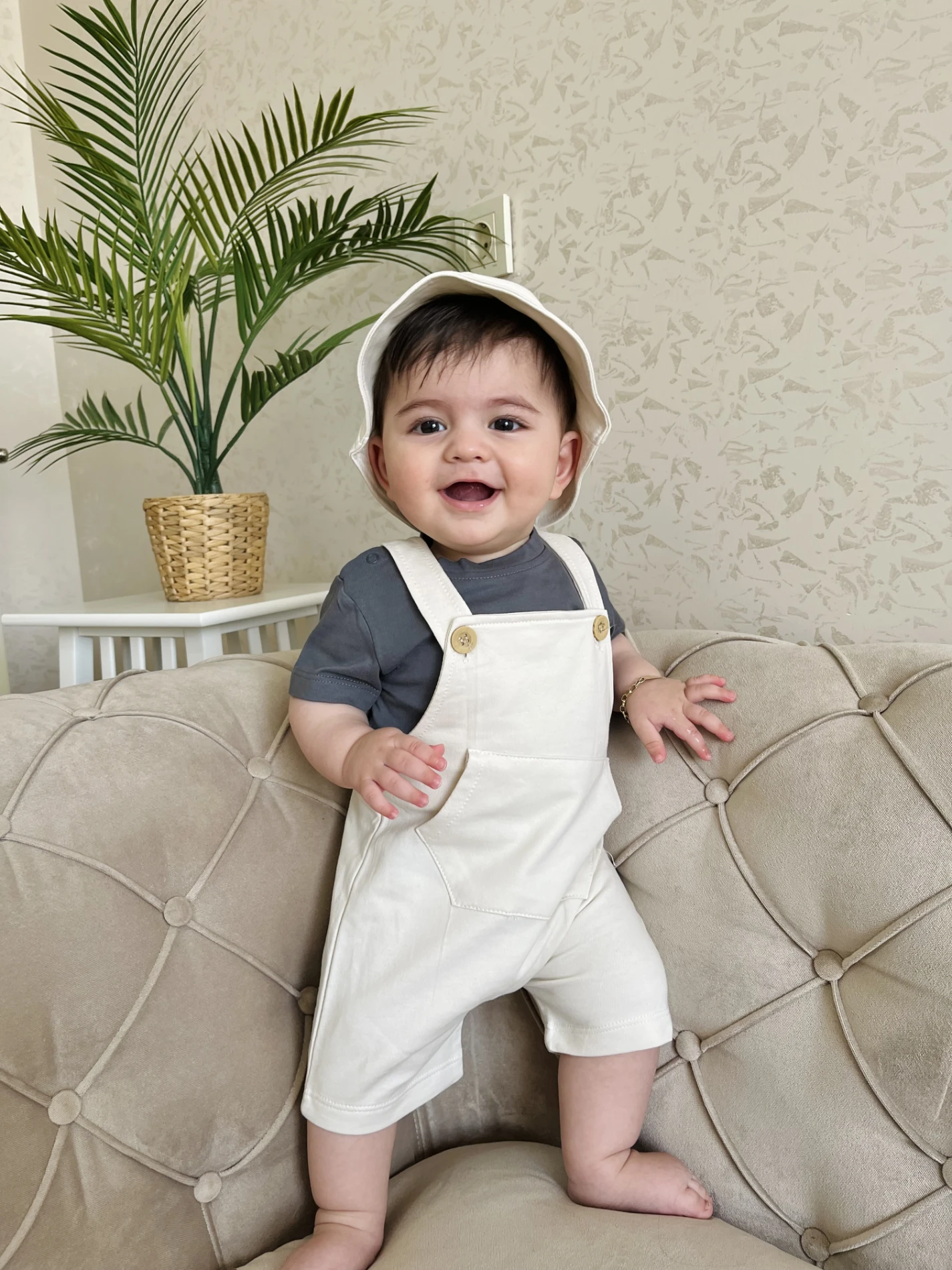 Bucket Şapkalı %100 Pamuk  Kumaşlı Tişörtlü Salopetli 3’lü Takım