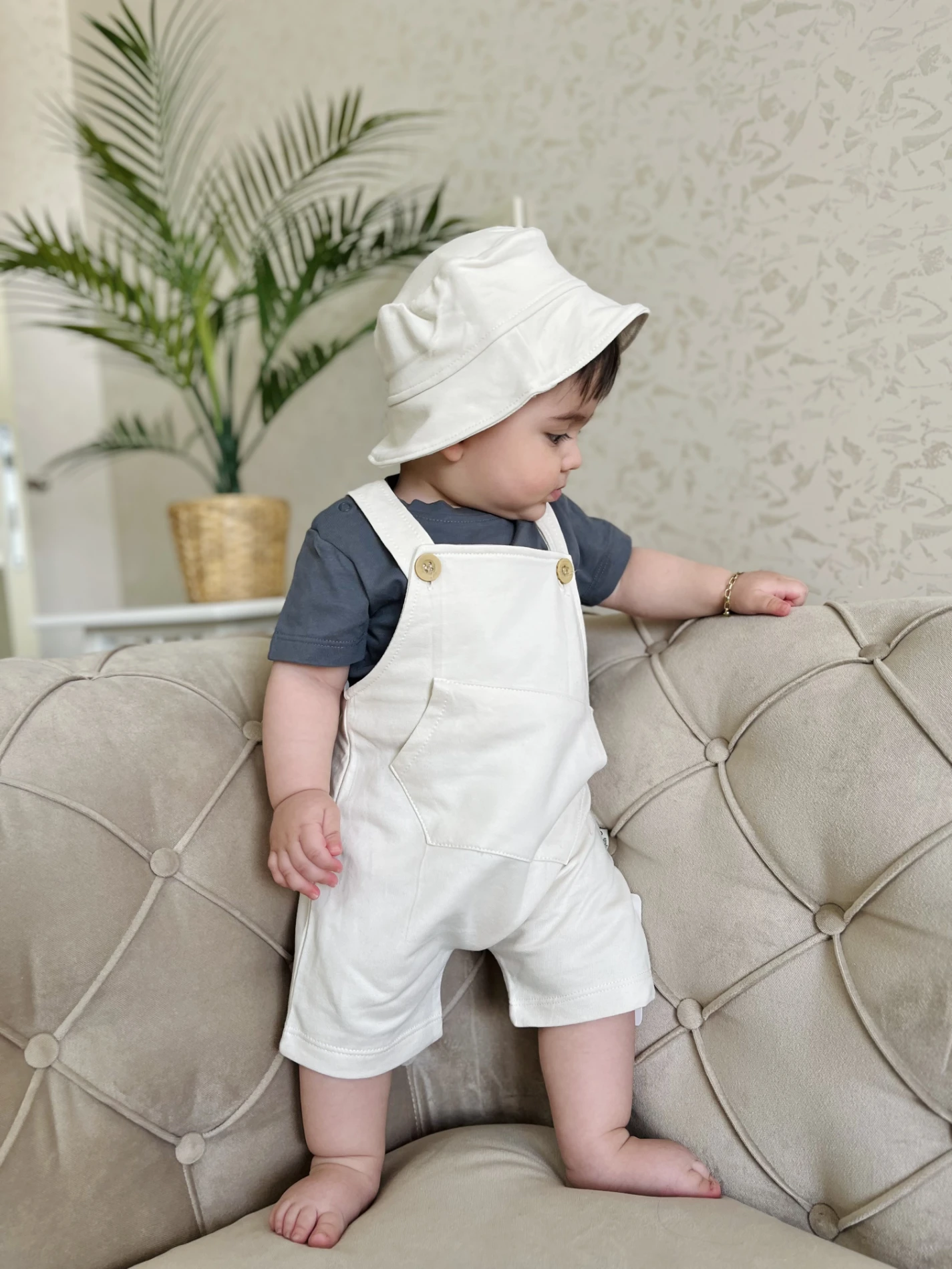 Bucket Şapkalı %100 Pamuk  Kumaşlı Tişörtlü Salopetli 3’lü Takım