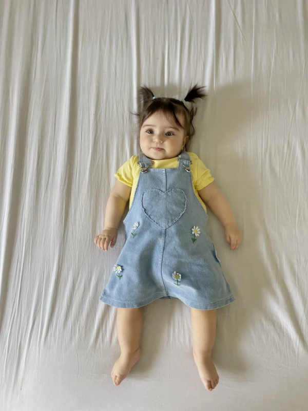 Papatya Nakışlı Likralı Yumuşacık Kumaş Kot Jile Elbiseli Fırfır Kollu Tişörtlü 2’li Elbise Set