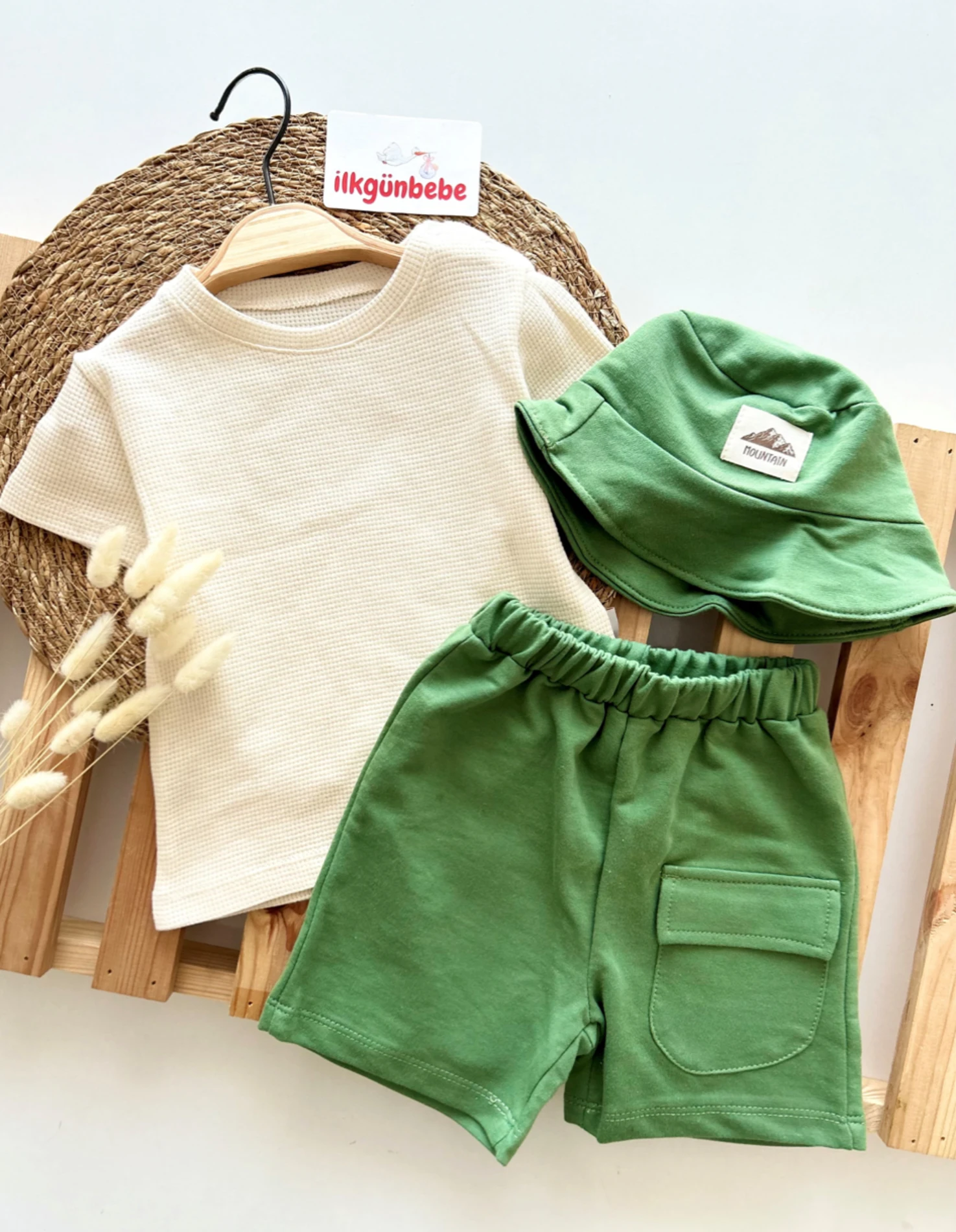 Safari Bucket Şapkalı Cep Detaylı Şortlu Waffle Kumaş Tişörtlü 3’lü Set