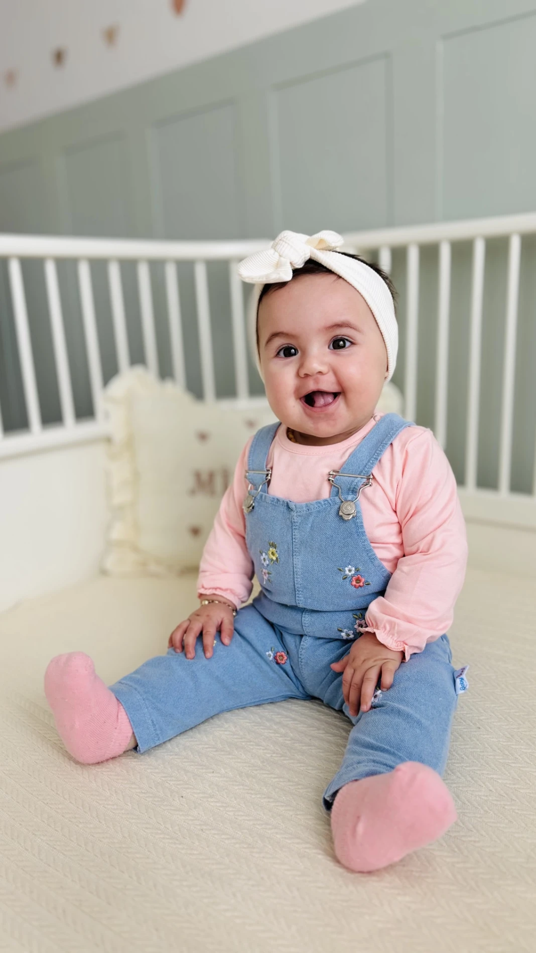 Çiçek Nakışlı Yumuşacık Likralı Organik Kot Salopetli Badili 2’li Salopet