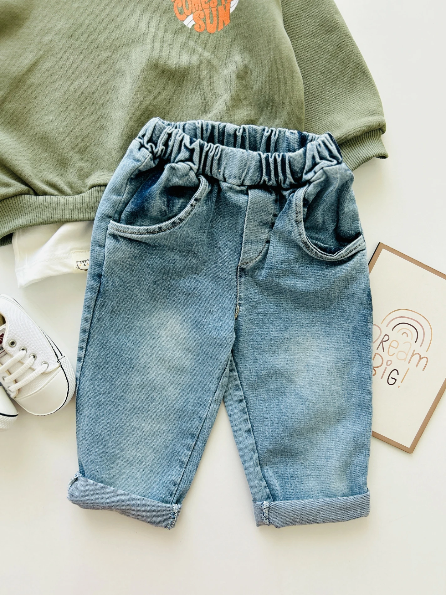 Here Comes The Sun Baskılı Arkası Baskılı Tişörtlü Sweatli Kot Pantalonlu Tarz Görümümlü 3’lü Cool Set