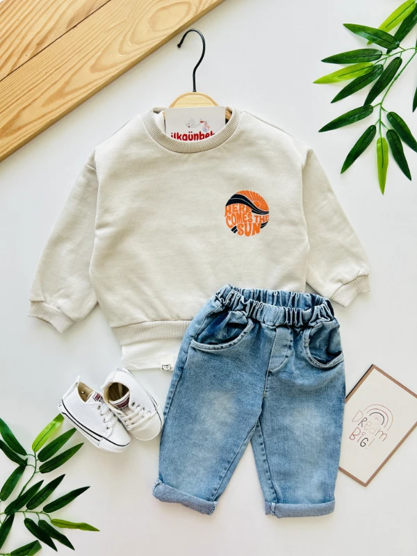 Here Comes The Sun Baskılı Arkası Baskılı Tişörtlü Sweatli Kot Pantalonlu Tarz Görümümlü 3’lü Cool Set