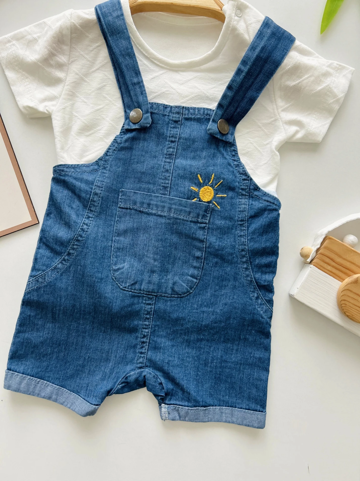 Güneş Temalı Denim Kot Salopetli %100 Pamuk Tişörtlü 2’li Takım