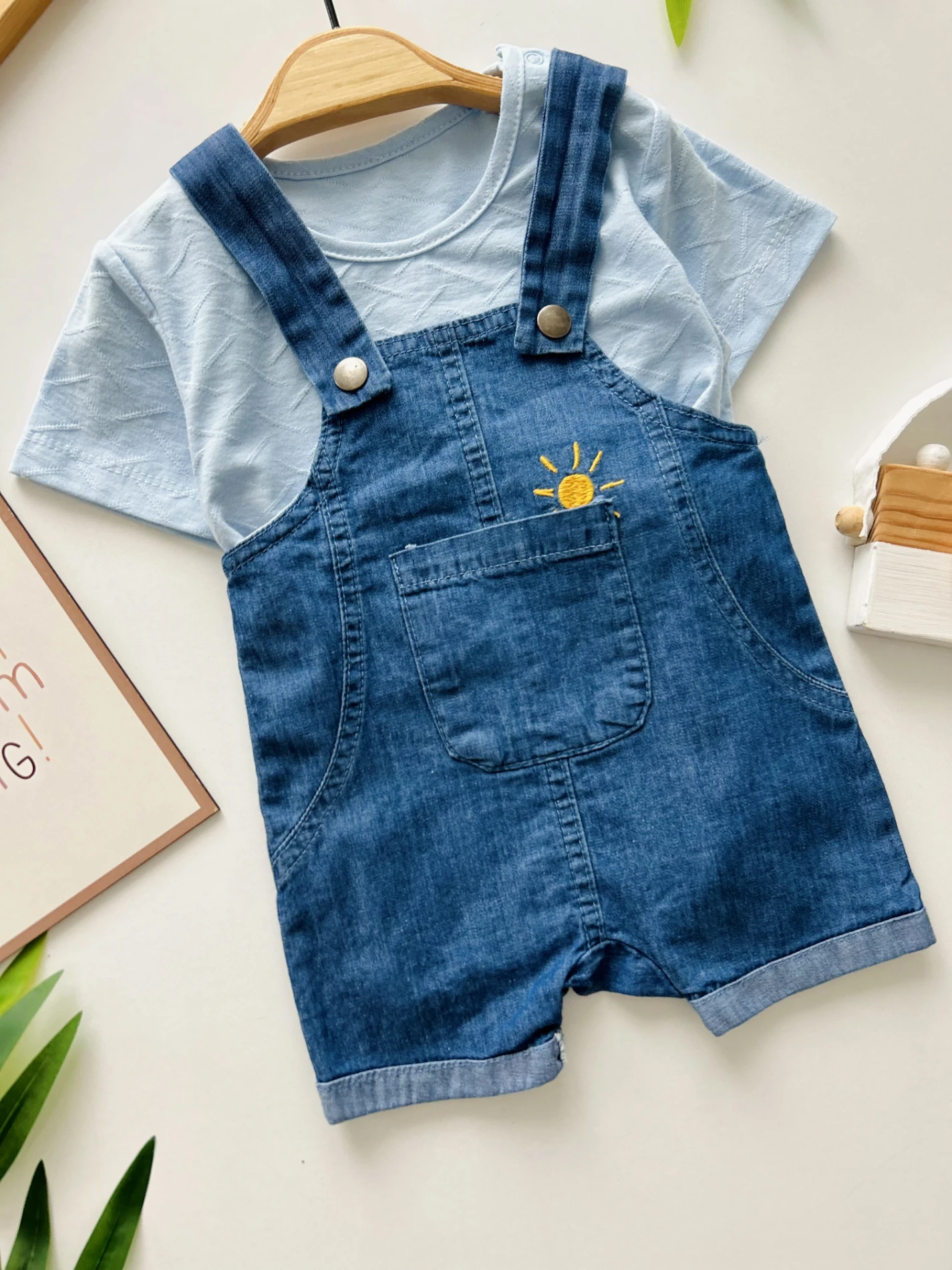 Güneş Temalı Denim Kot Salopetli %100 Pamuk Tişörtlü 2’li Takım