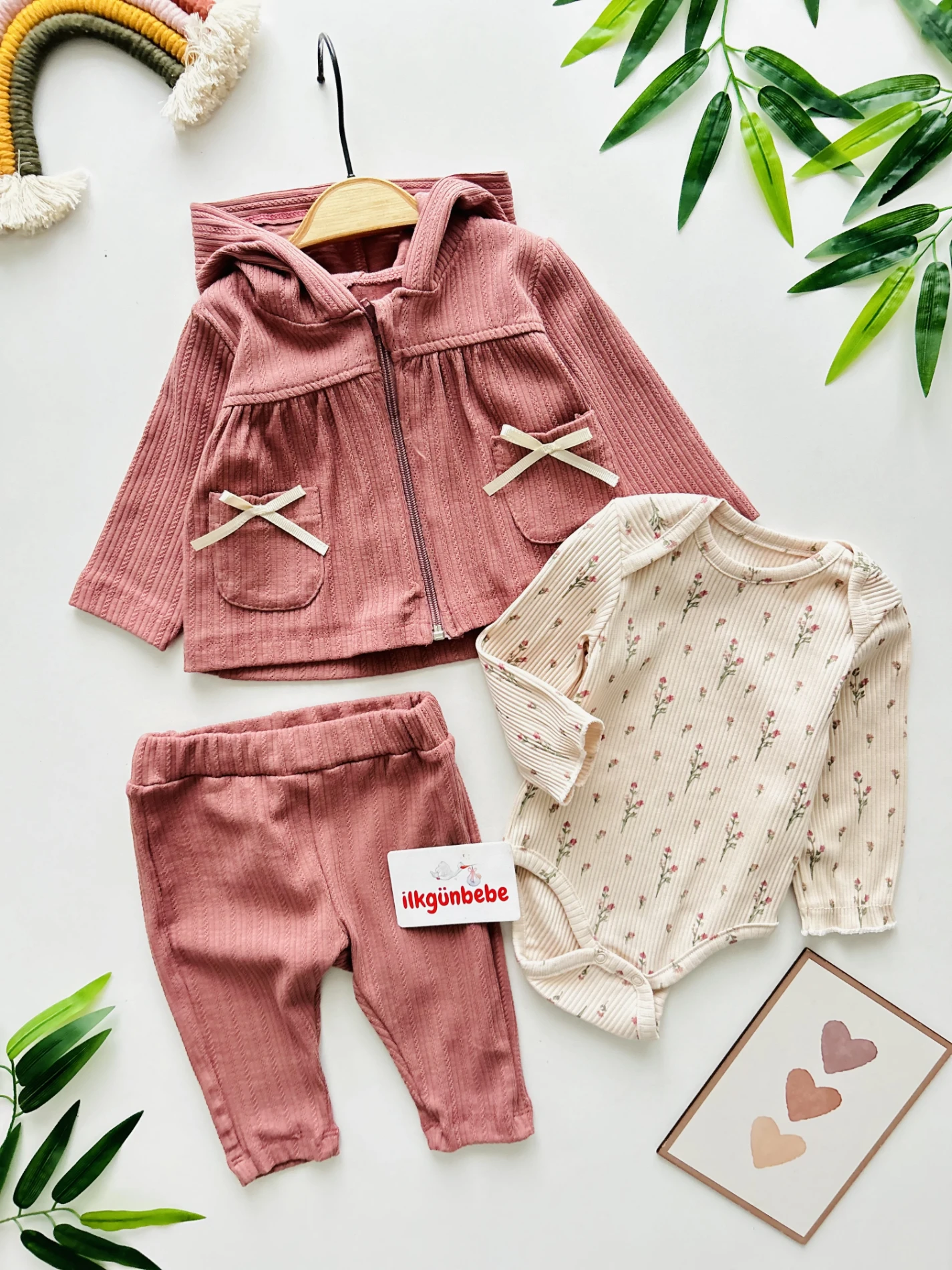 Minik çiçek desenli Premium Kalite Yumuşacık 3’lü Hırkalı Takım