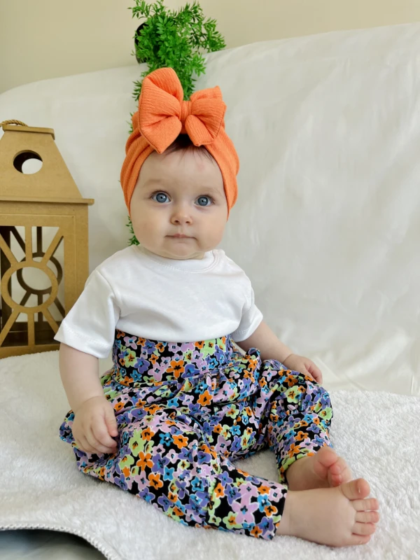 Çiçek Desenli Şalvarlı Kısa Kollu Tişörtlü  3’lü Bandanalı  Takım