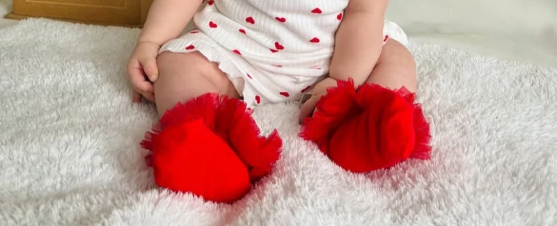 Kırmızı Fırfırlı %100 Pamuk Esnek Çorap