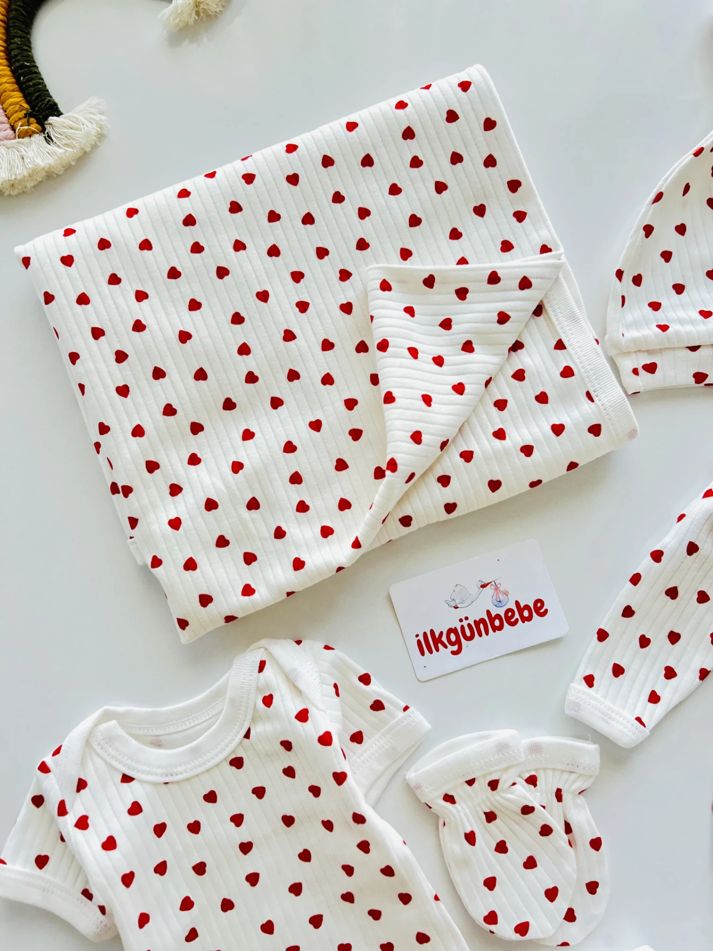 Kalp Desenli 7 Parça %100 Pamuk Kampanyalı Yenidoğan Set