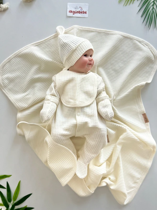 5 Parça %100 Pamuk Battaniyeli Yenidoğan Set