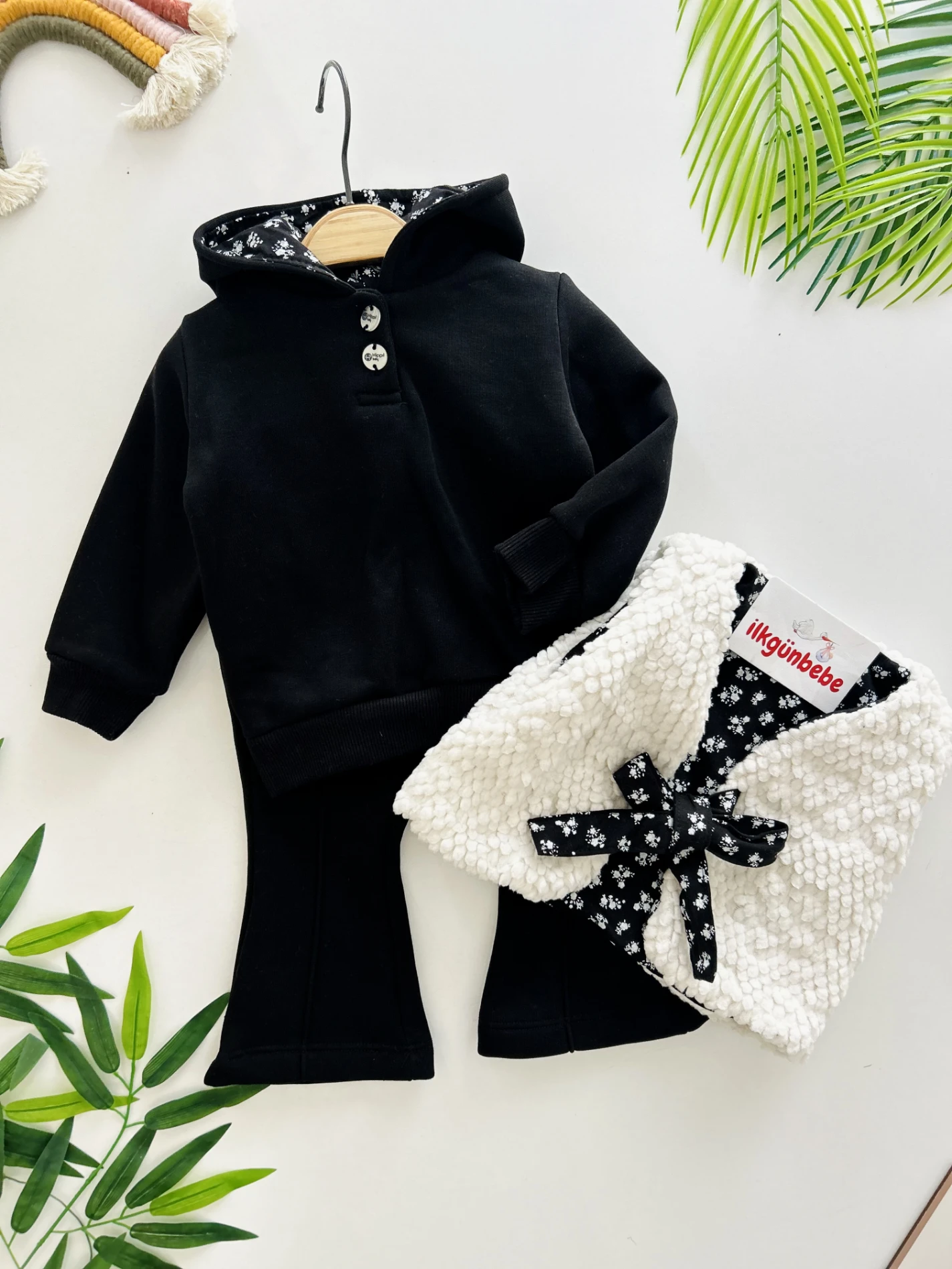 Fiyonk Temalı Yelekli 3 İp Şardonlu Kışlık Takım