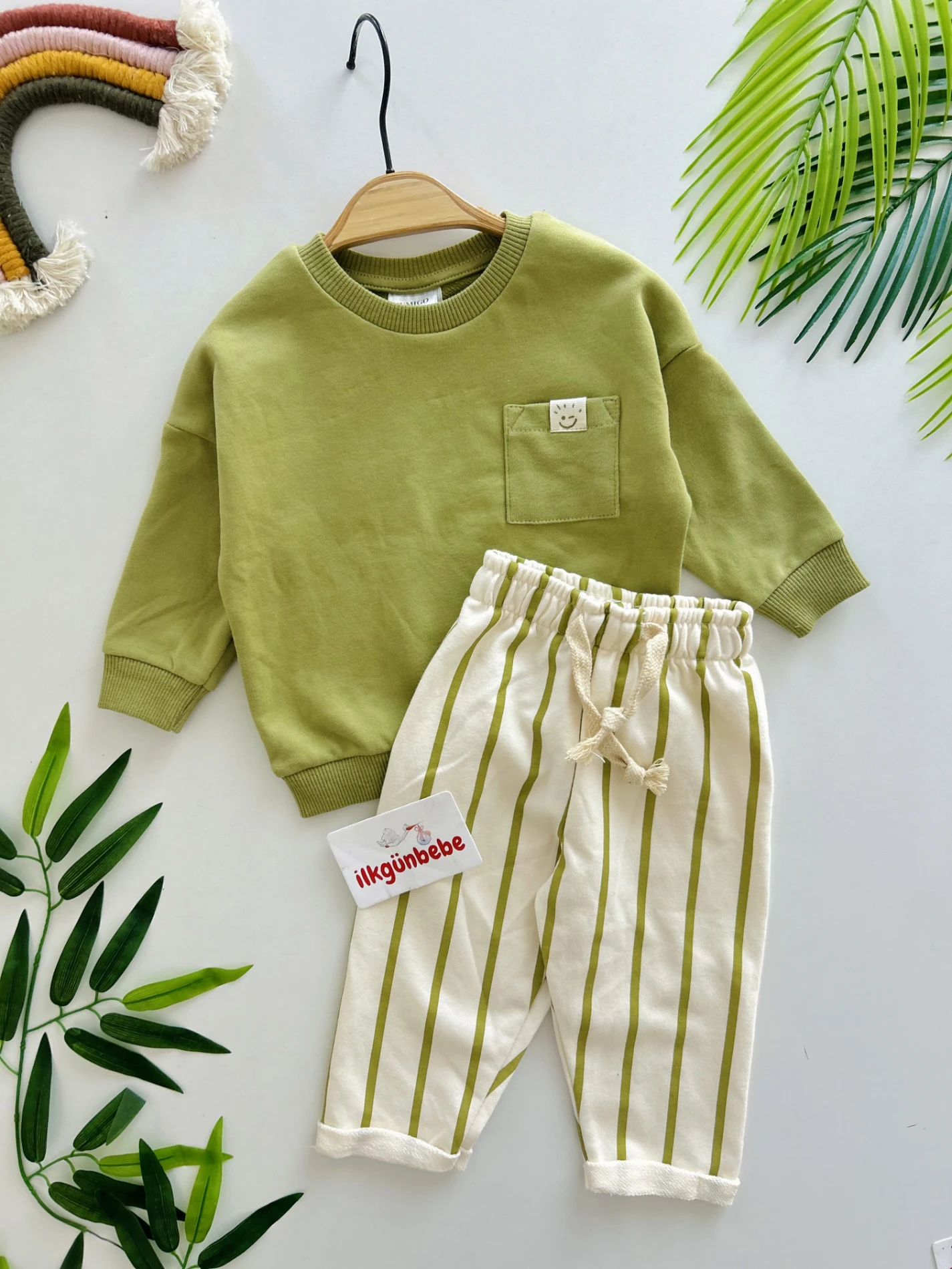 Gülücük Yaka Detaylı Premium Kalite Çizgili Pantalonlu Tarz Takım