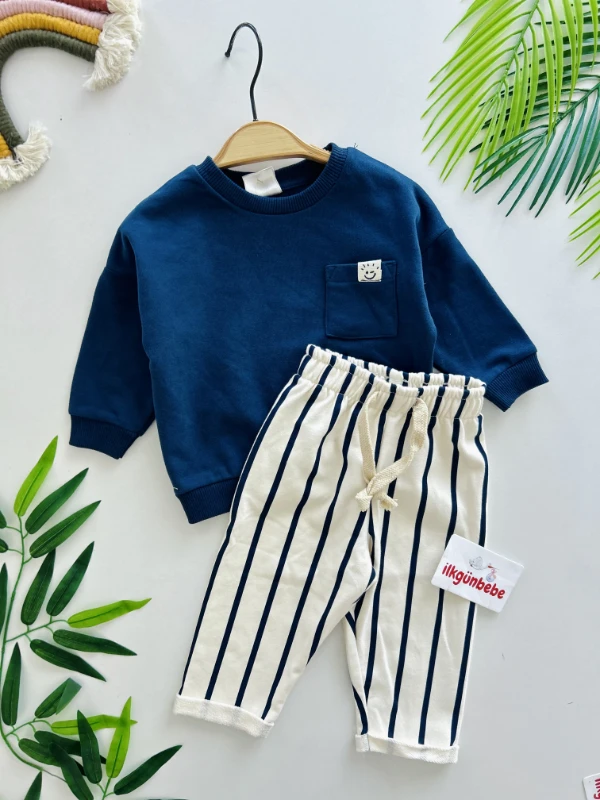 Gülücük Yaka Detaylı Premium Kalite Çizgili Pantalonlu Tarz Takım