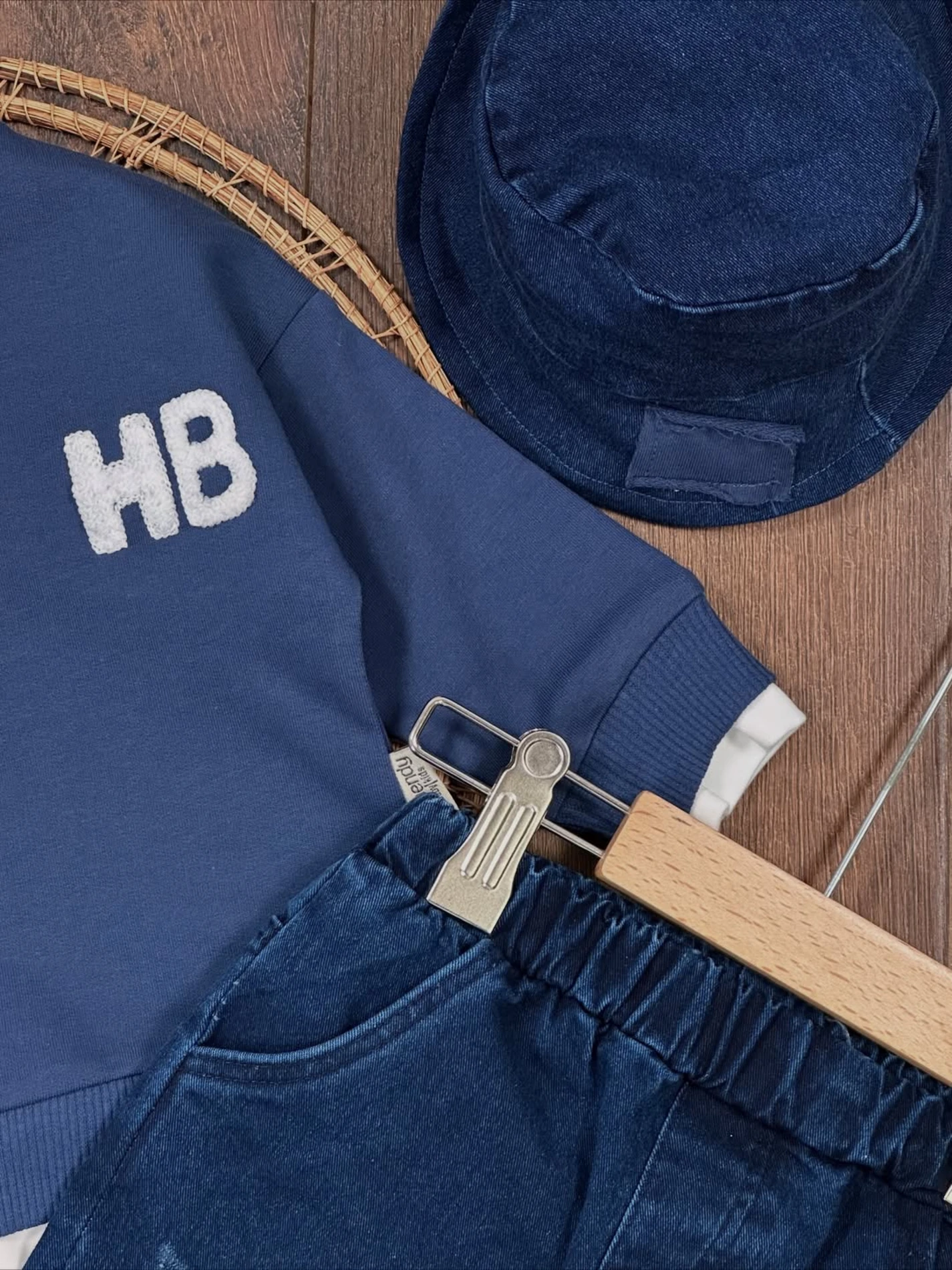 Likralı Kot Pantolon Çift Taraflı Şapka NakışlıSweatshirt 3lü  Takım