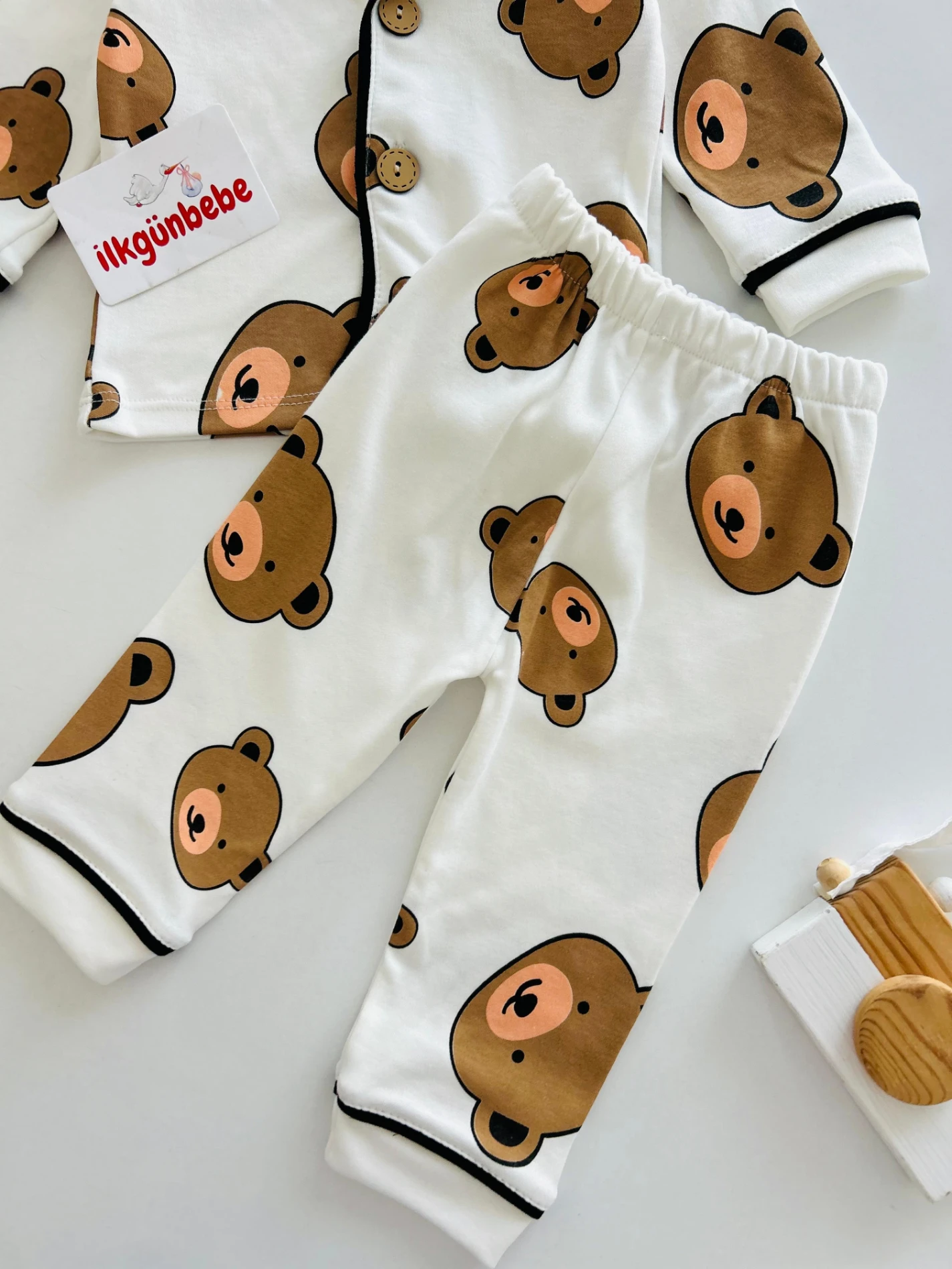 Bear Baskılı %100 Pamuk Yumuşaçık Kumaş Bebe Yakalı Pijama Takımı