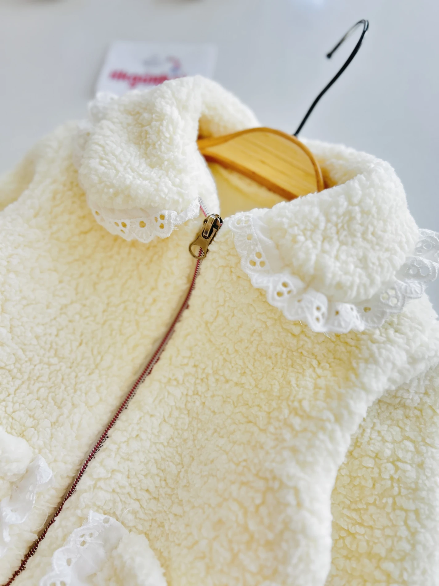 Fisto Yaka Çiçek Nakışlı Peluş Mont Ceket