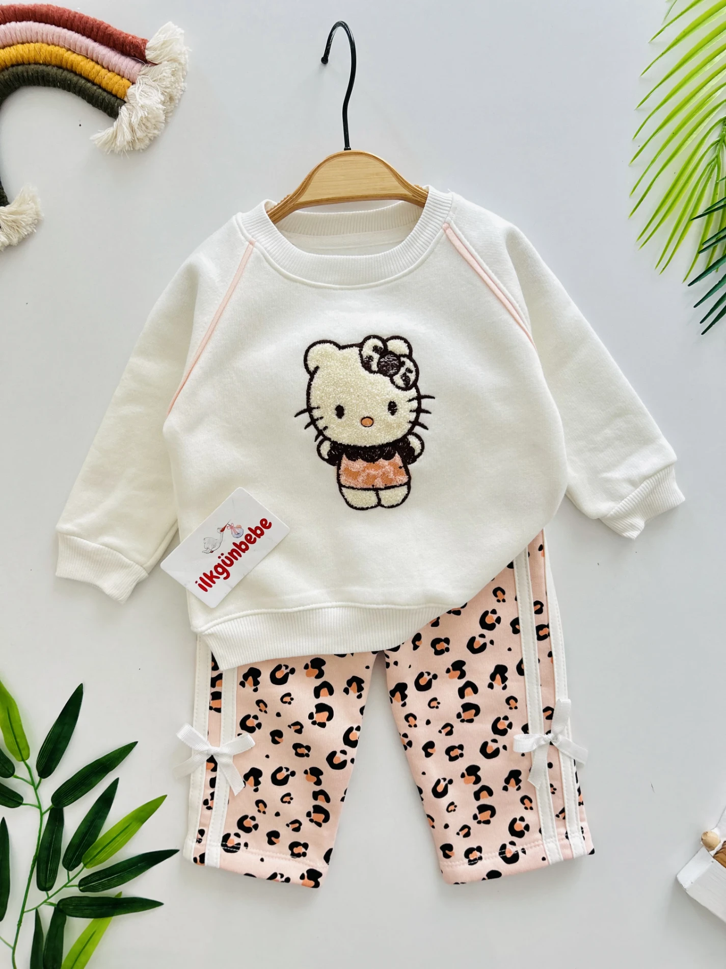 Hello Kitty Fiyonklu 3 İp Şardonlu Kışlık Takım