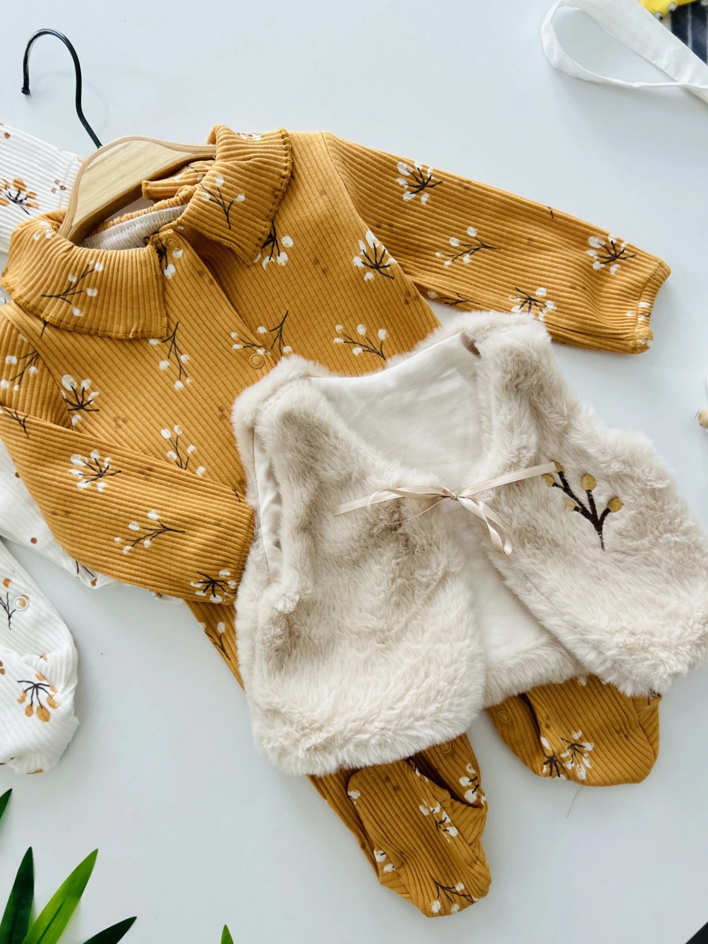 Peluş Kürk Yelekli Fitilli Esnek Kumaş Tulum Set